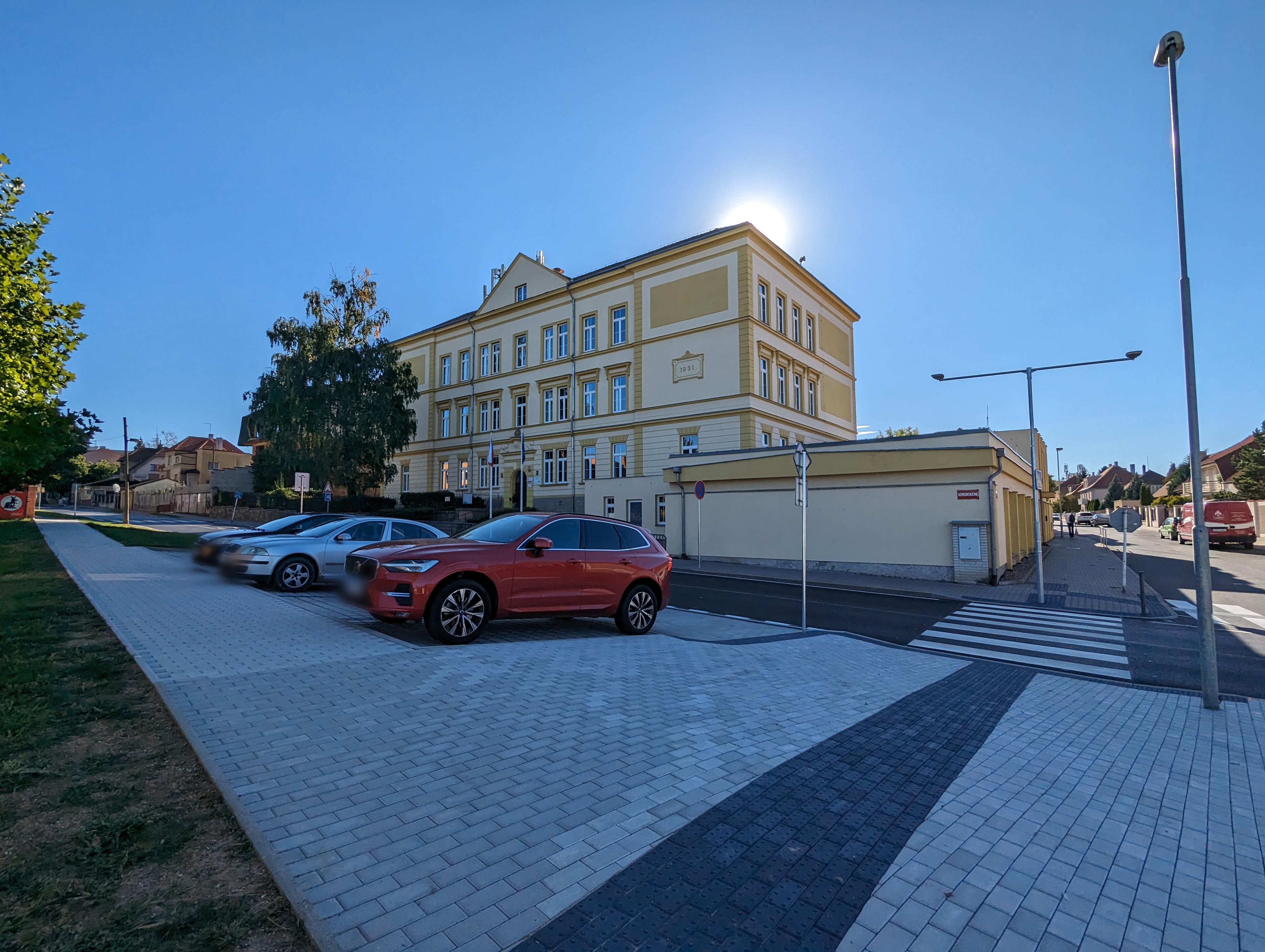 Gymnázium Hostivice