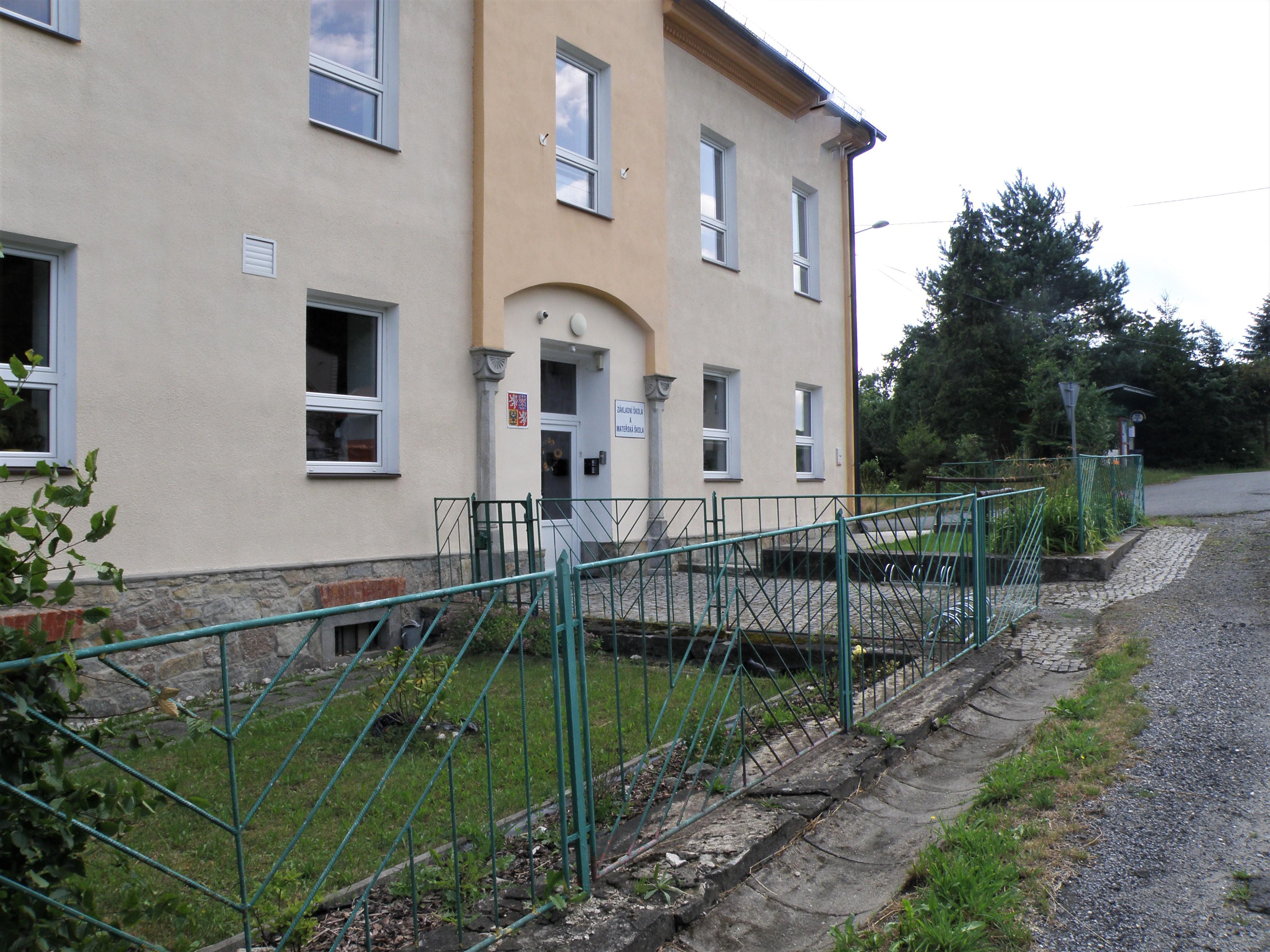 ZŠ a MŠ Kobylá nad Vidnavkou foto 2