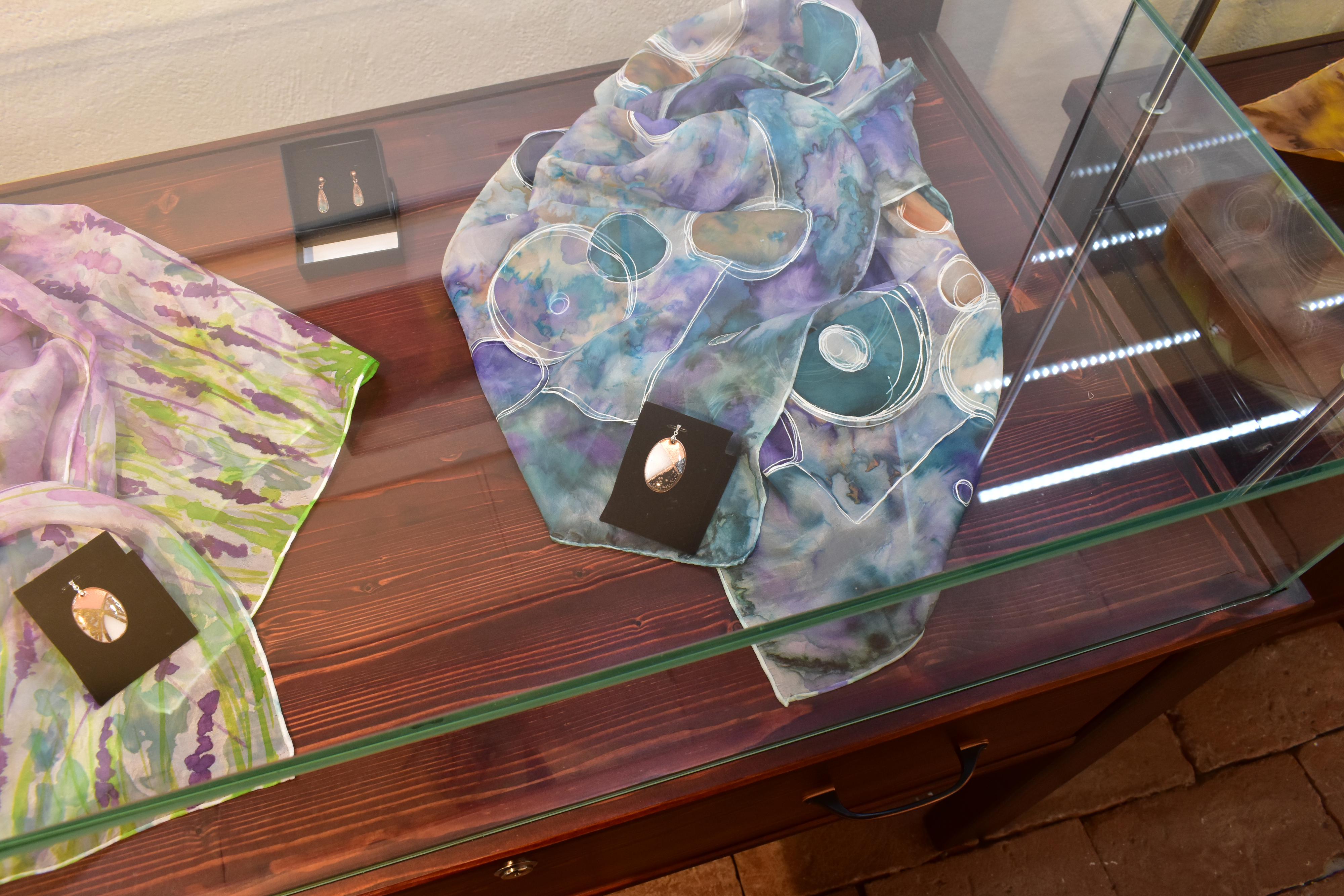 Olga Kuchtová | OMK –  Obrazy, grafický design, dárky a doplňky foto 6