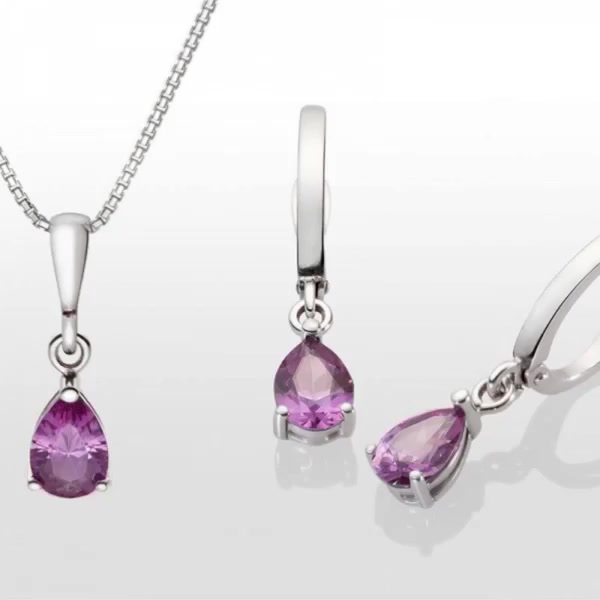 Šperky Red and Cube foto 2 (náhled videa)