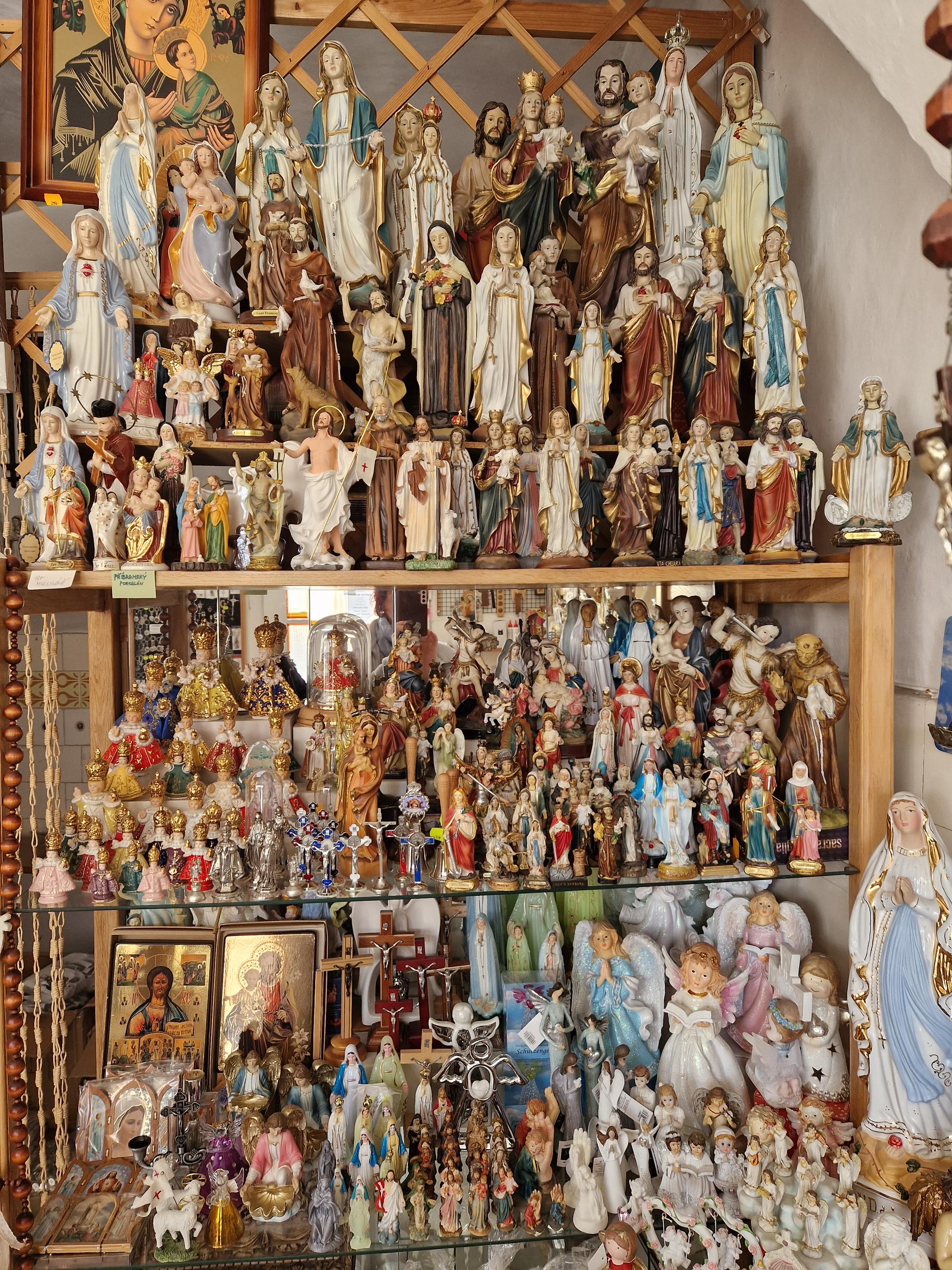 Miroslava Bastlová - Církevní potřeby foto 3