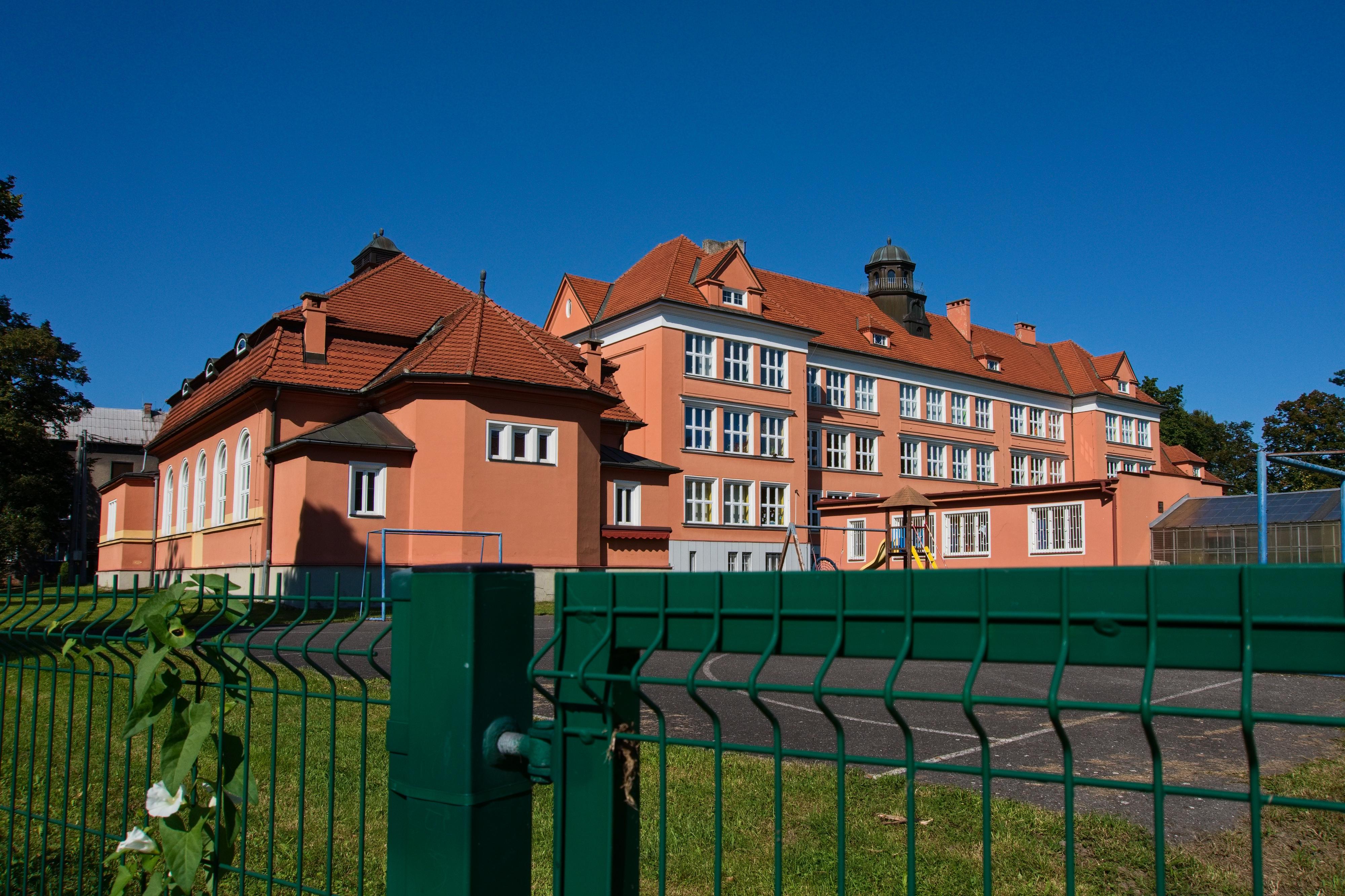 ZŠ Karviná, Komenského foto 2