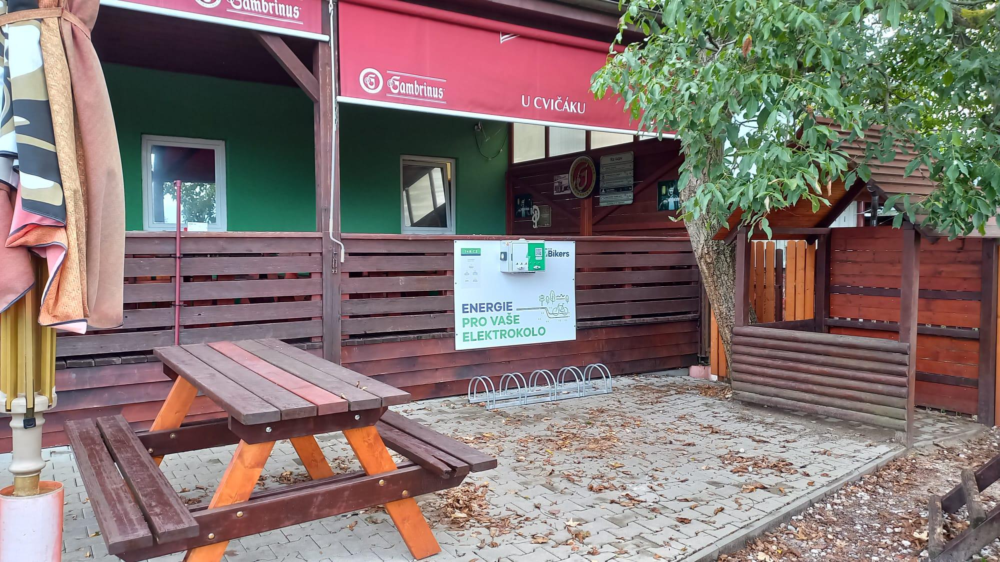 Nabíjecí stanice Restaurace U Cvičáku foto 4