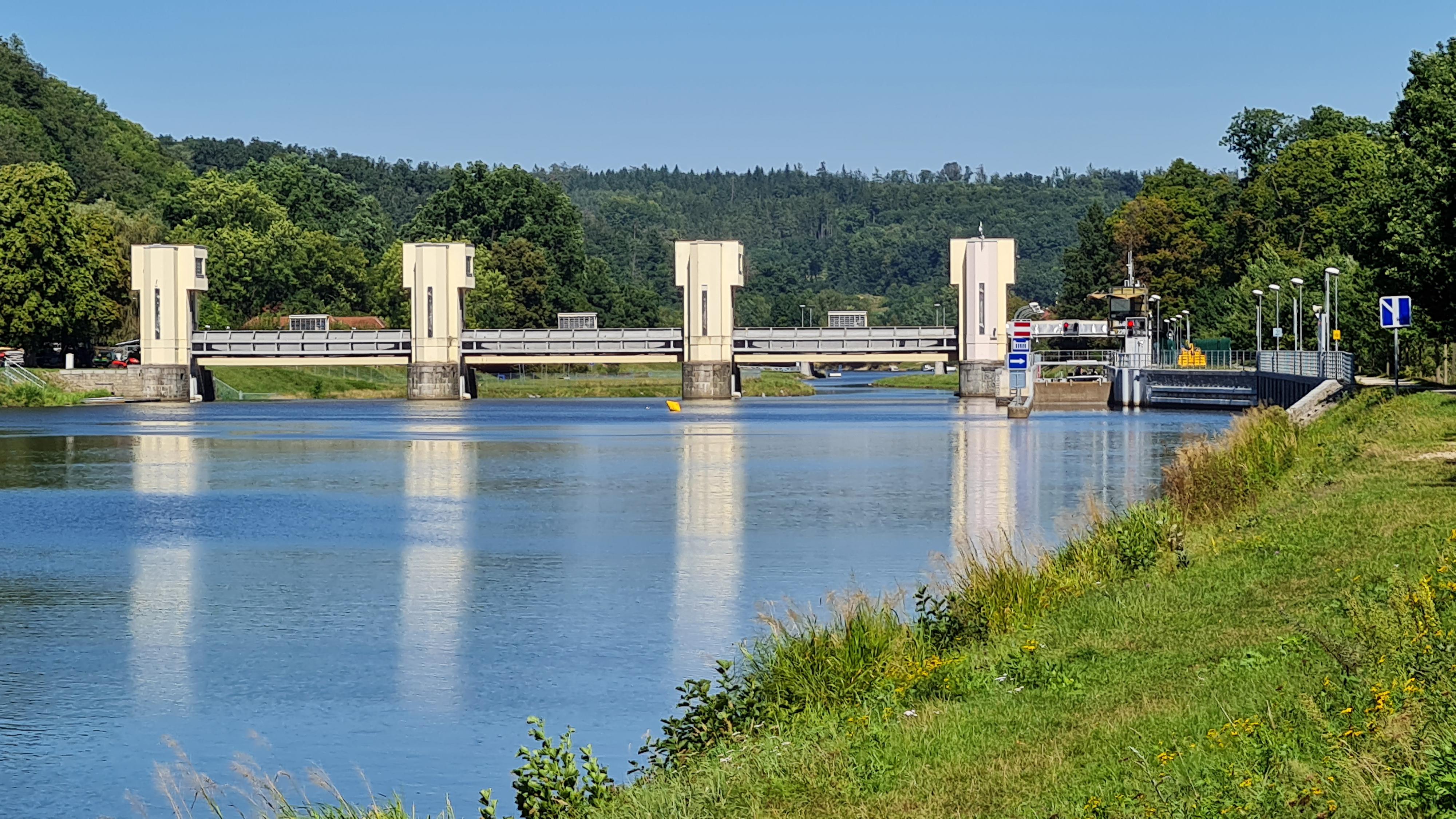 Plavební komora Hluboká nad Vltavou foto 3