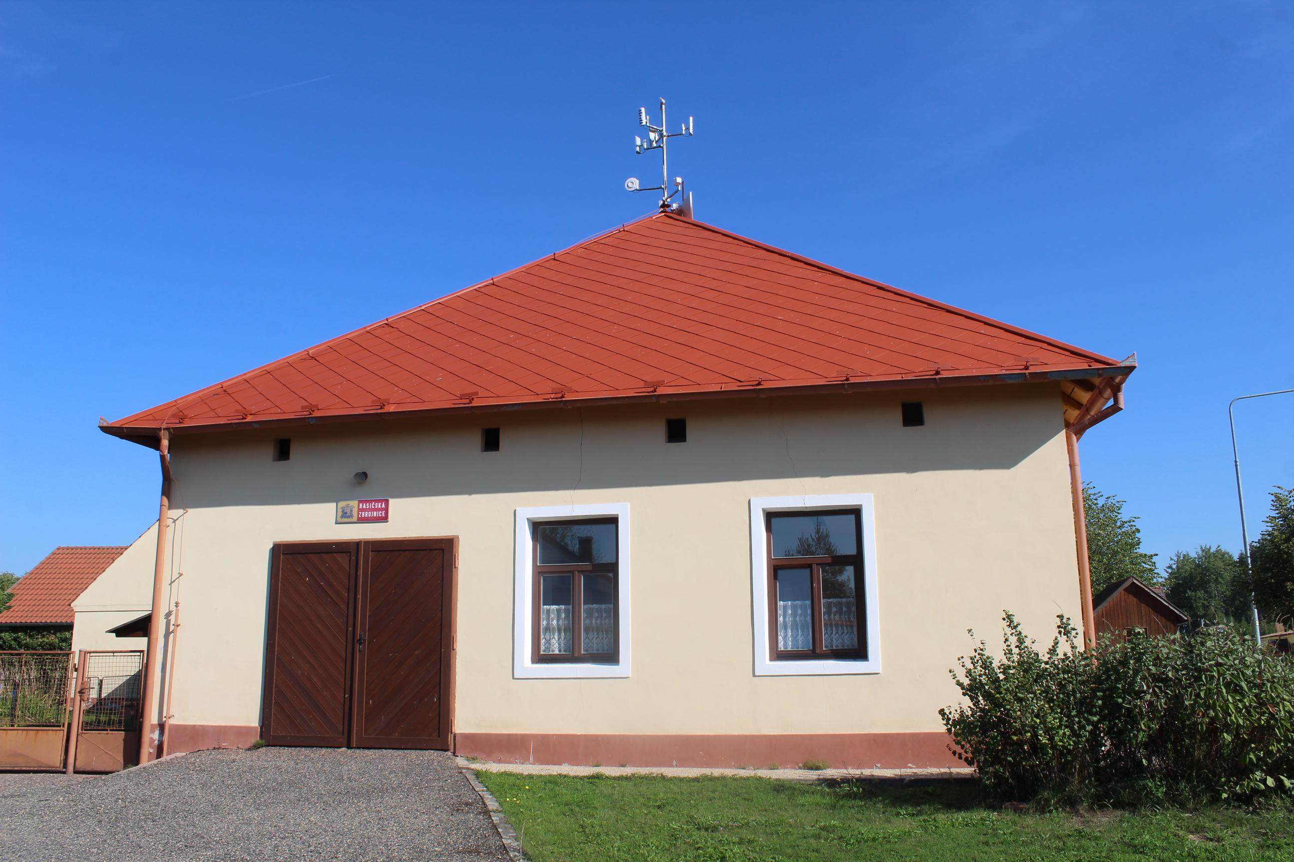Komárov - obecní úřad foto 3
