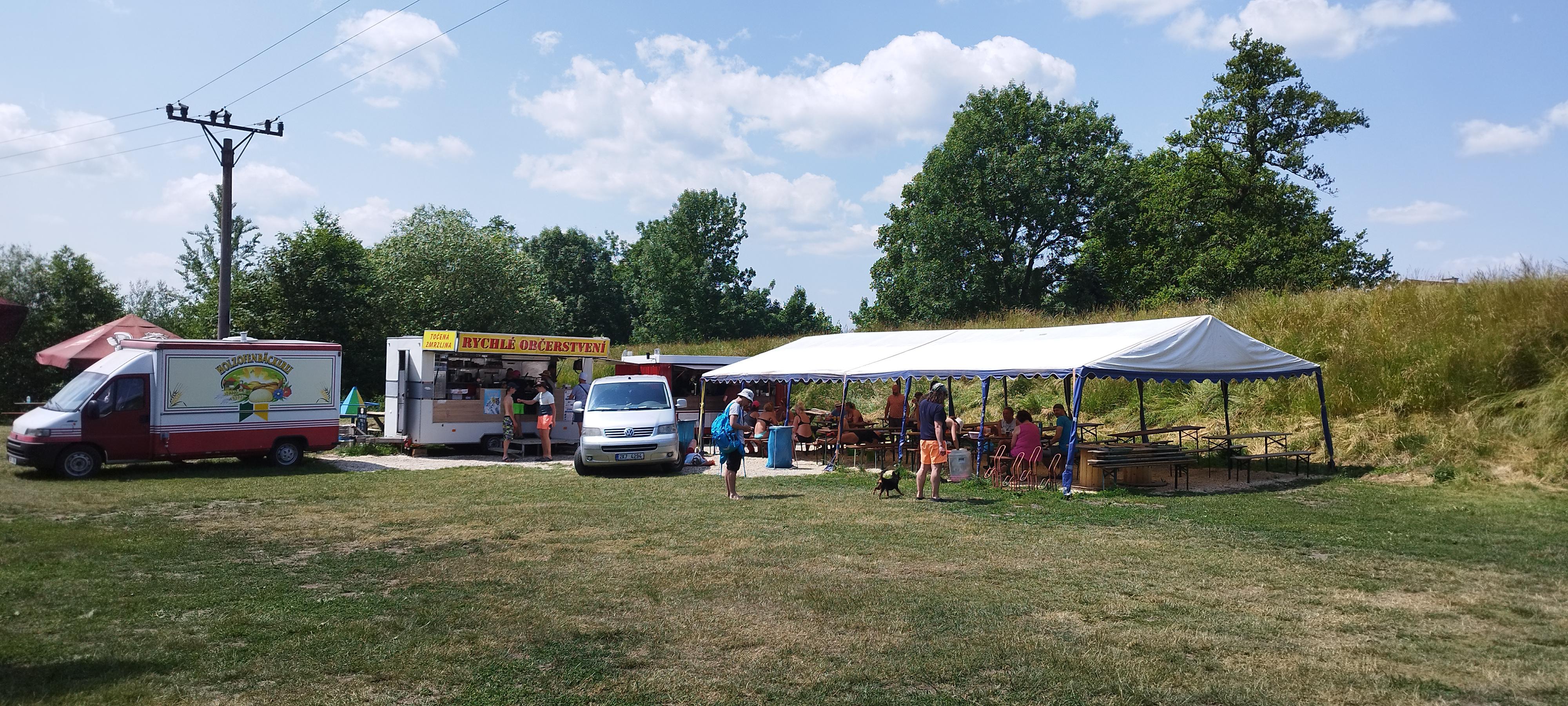 Občerstvení - Vodácké tábořiště Královské Poříčí