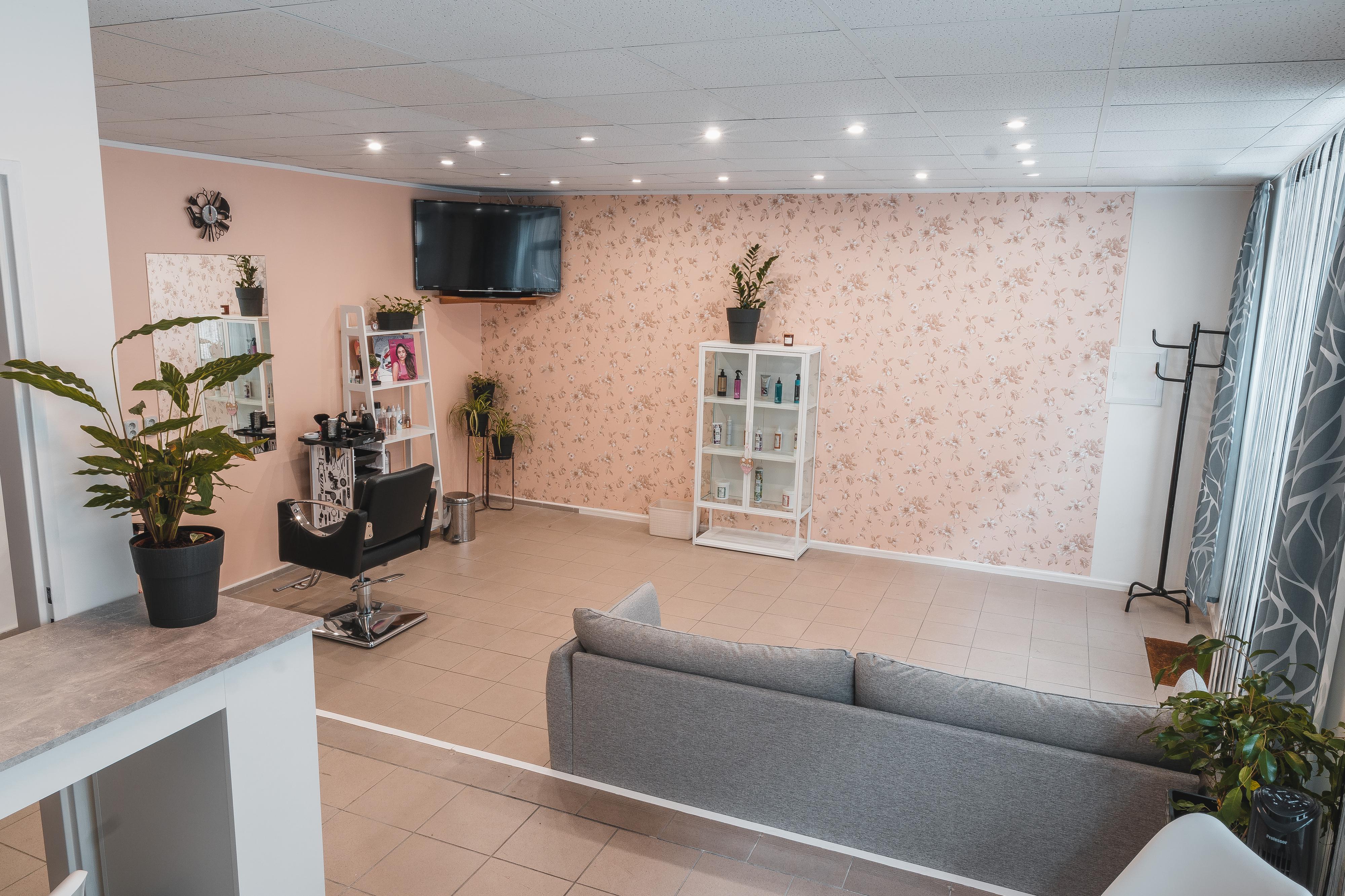 Kadeřnictví U Kněžny Emmy foto 6