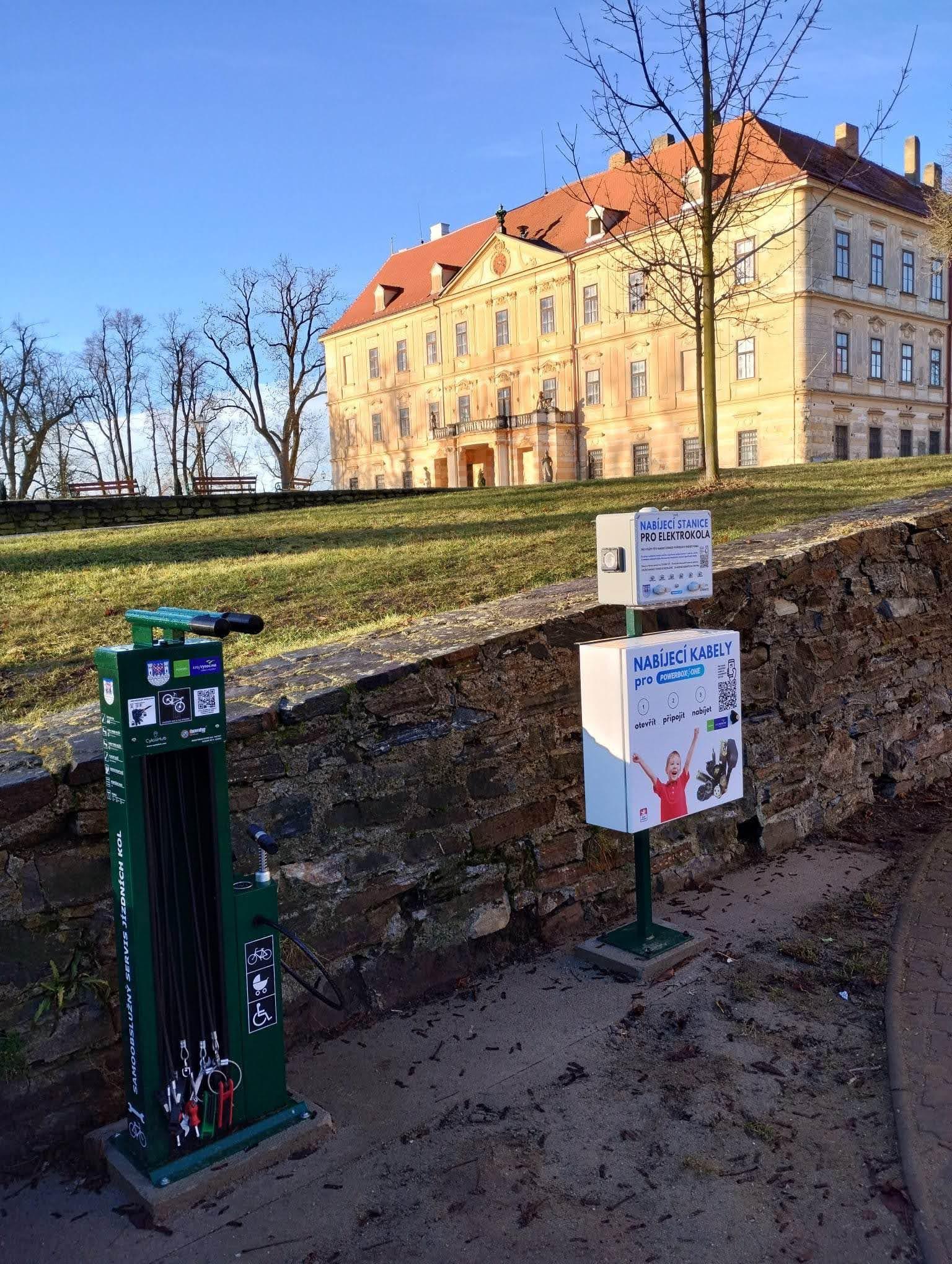 Nabíjecí stanice Turistické informační centrum Jemnice foto 2