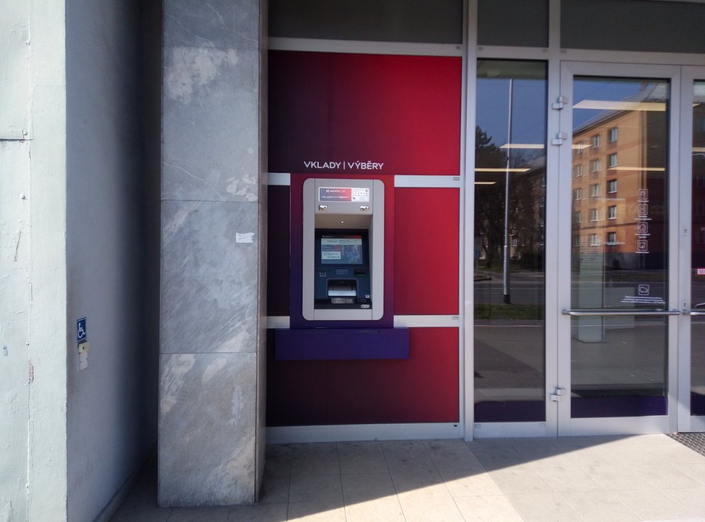 Bankomat MONETA Bank vkladový foto 2