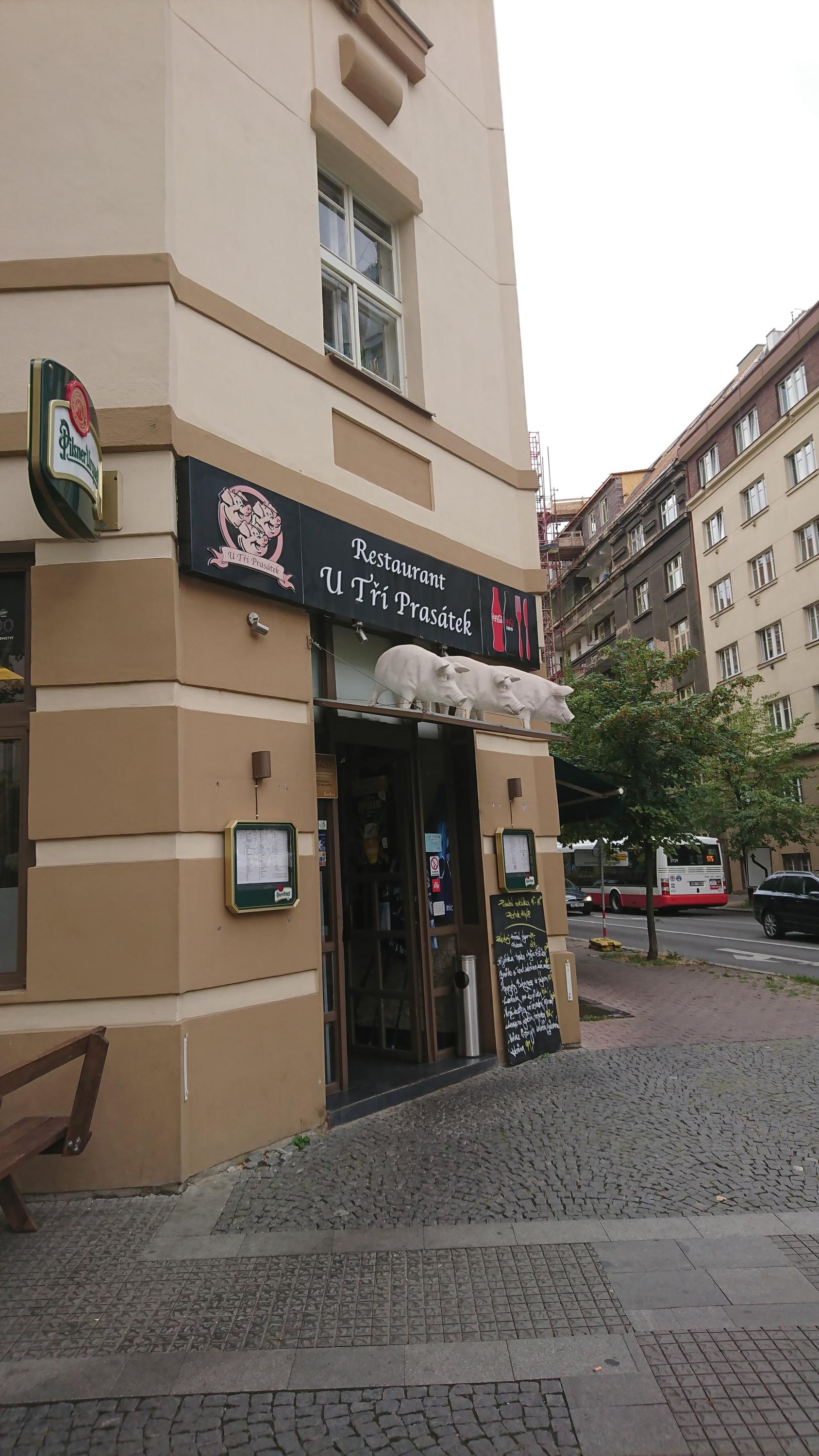 Restaurace U tří prasátek foto 3