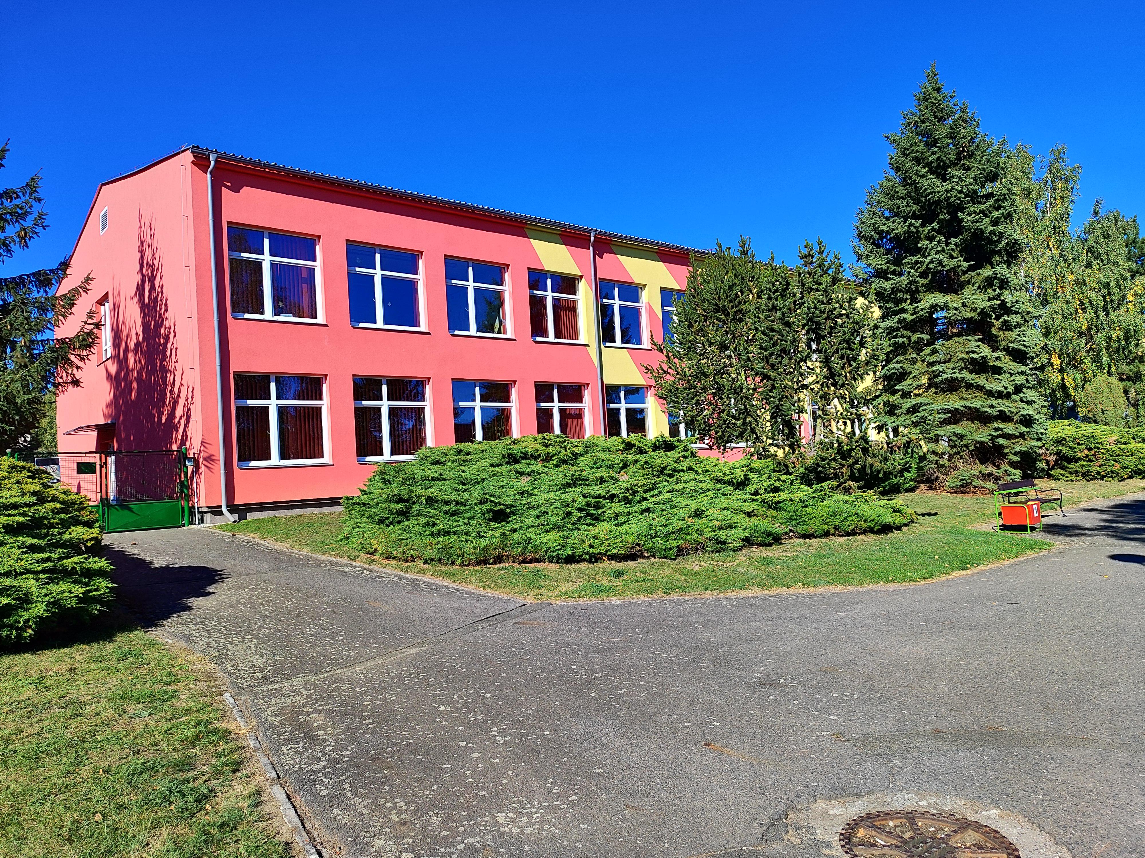 Základní škola Kralovice, okres Plzeň-sever foto 3