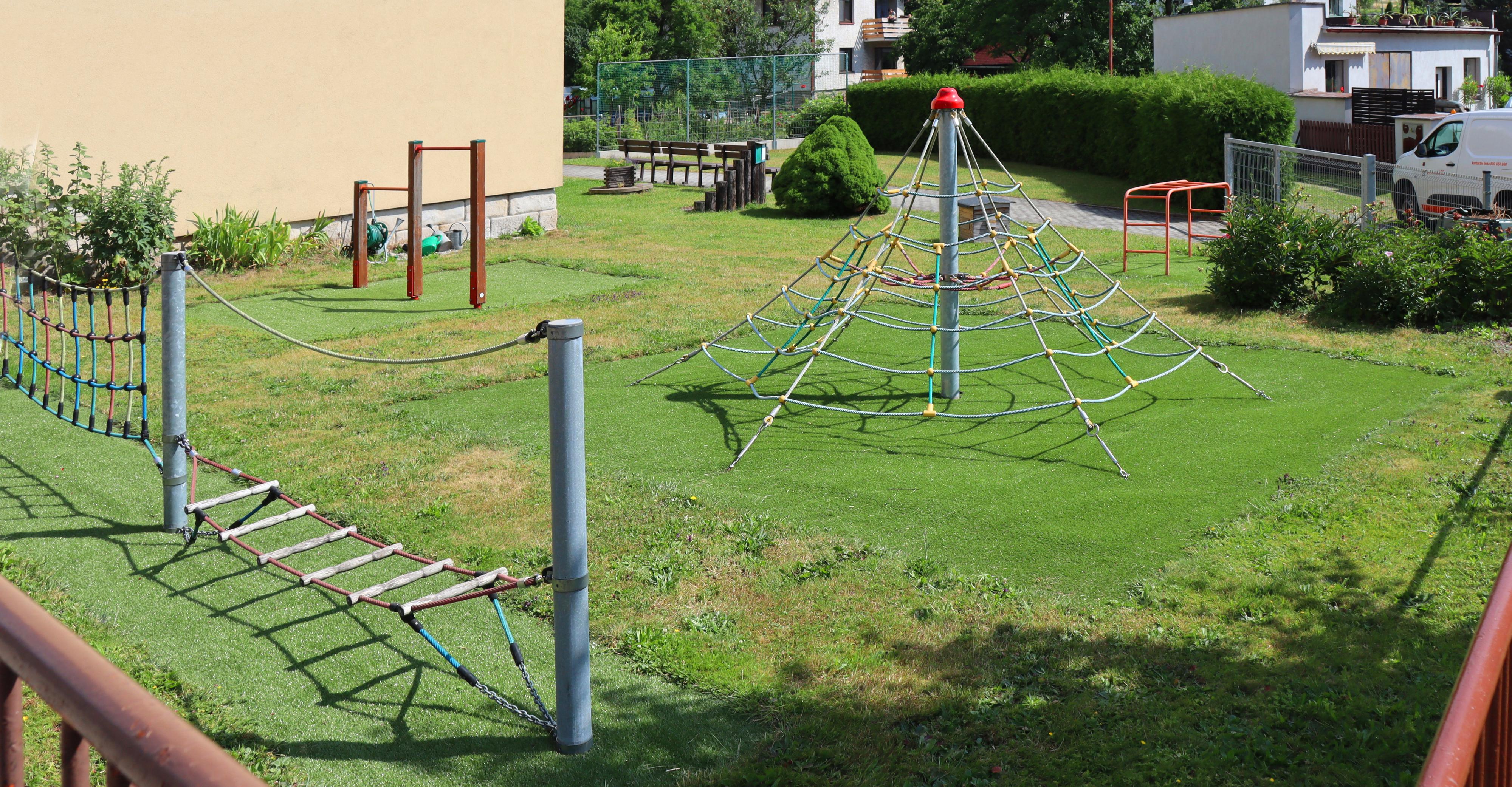 ZŠ Červený Kostelec, Bratří Čapků foto 3