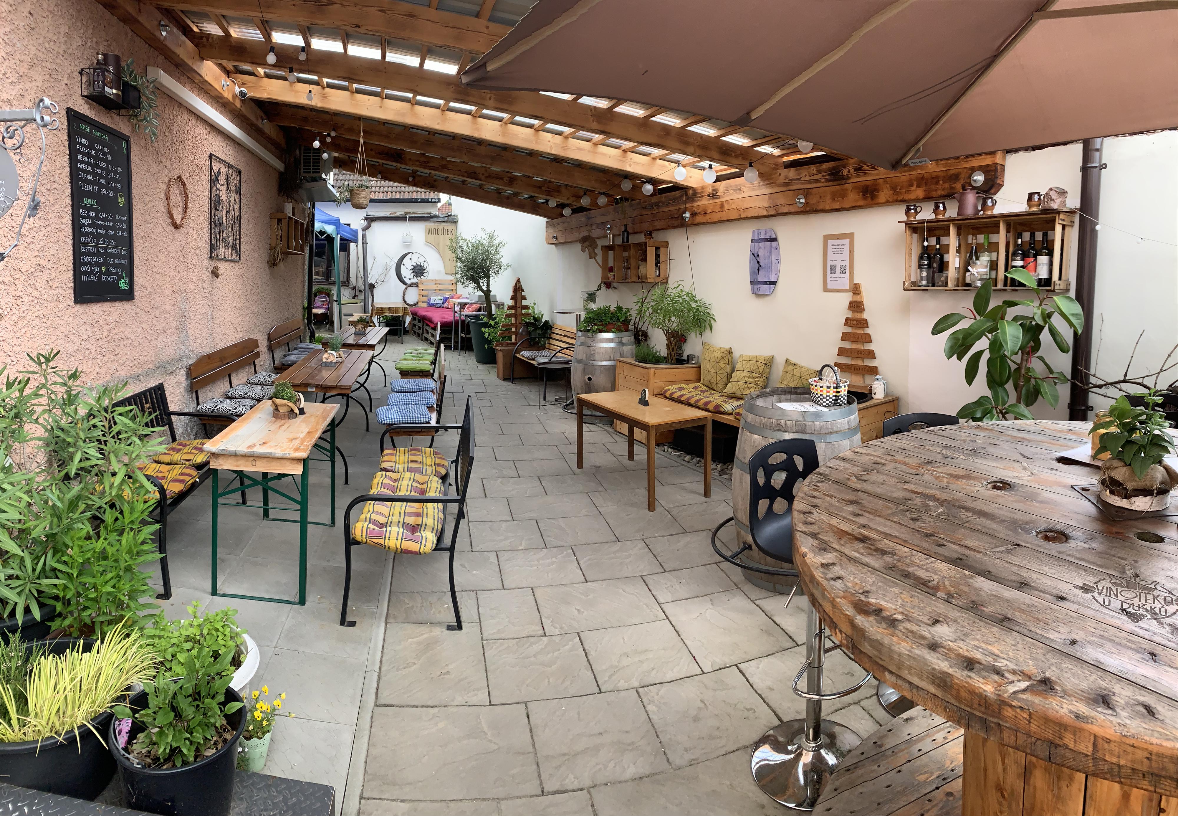 Mini bistro - Vinotéka u Dušků foto 2