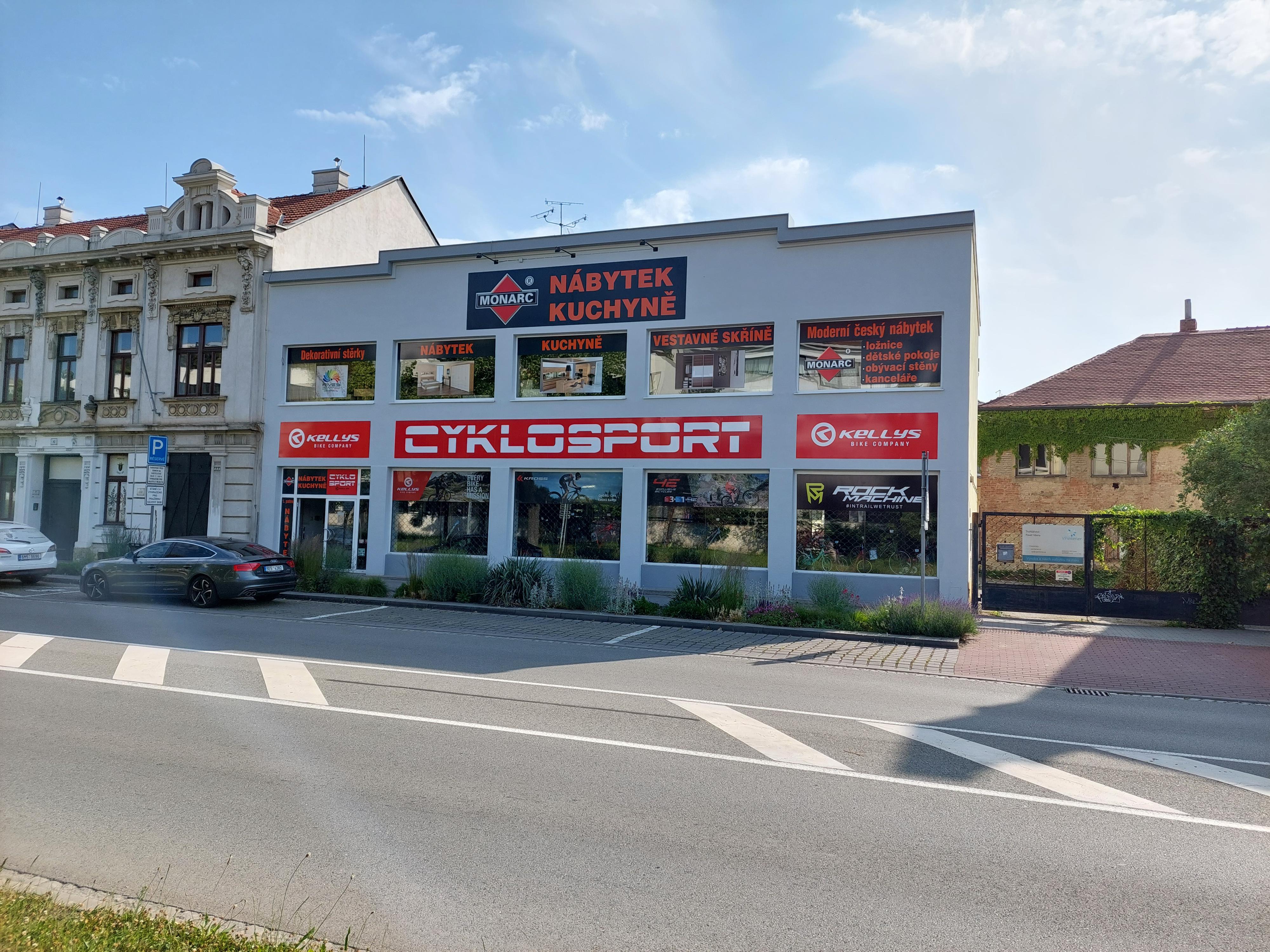 MONARC nábytek a kuchyně foto 5