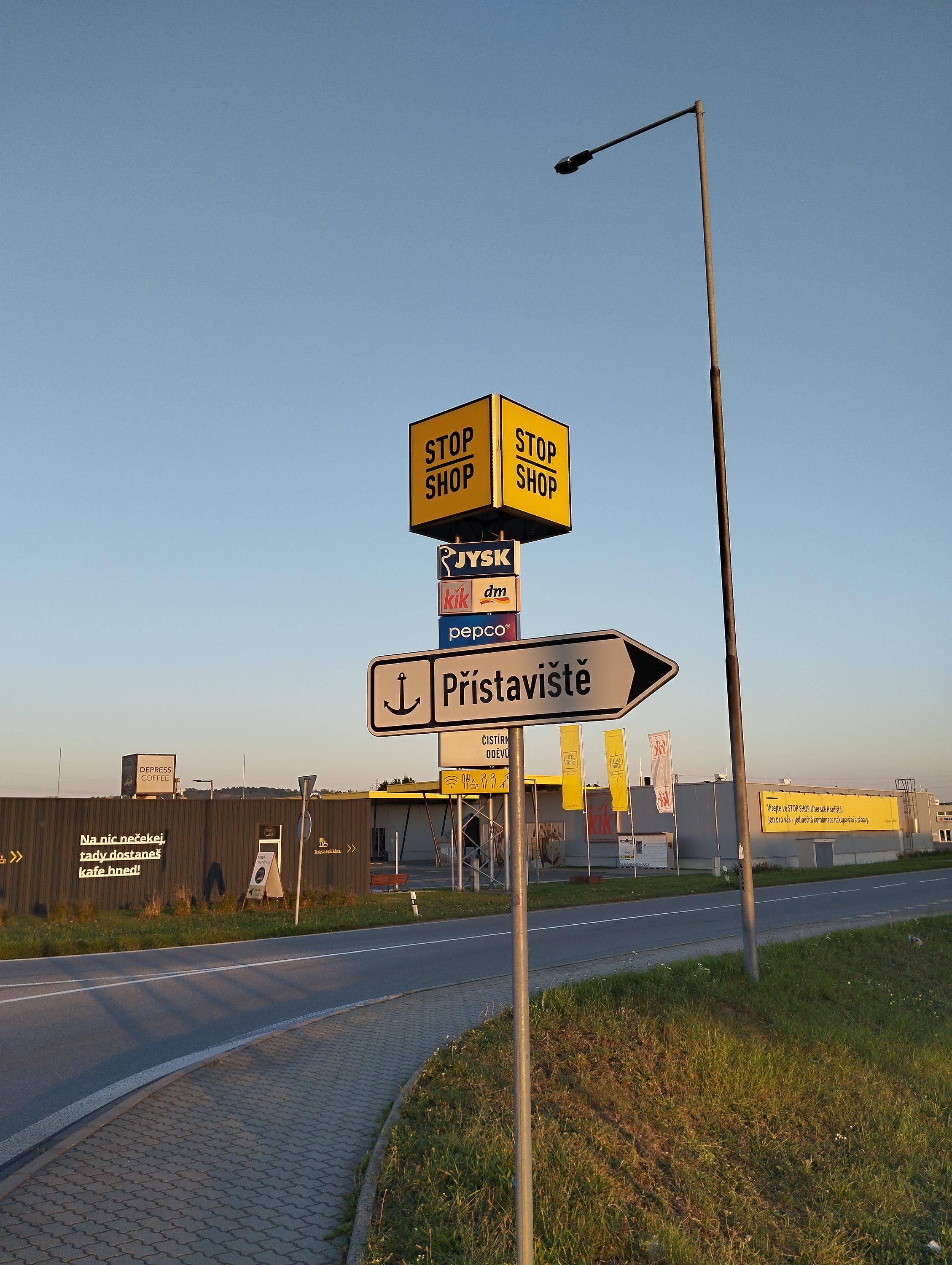 STOP SHOP Staré město u Uherského Hradiště foto 2