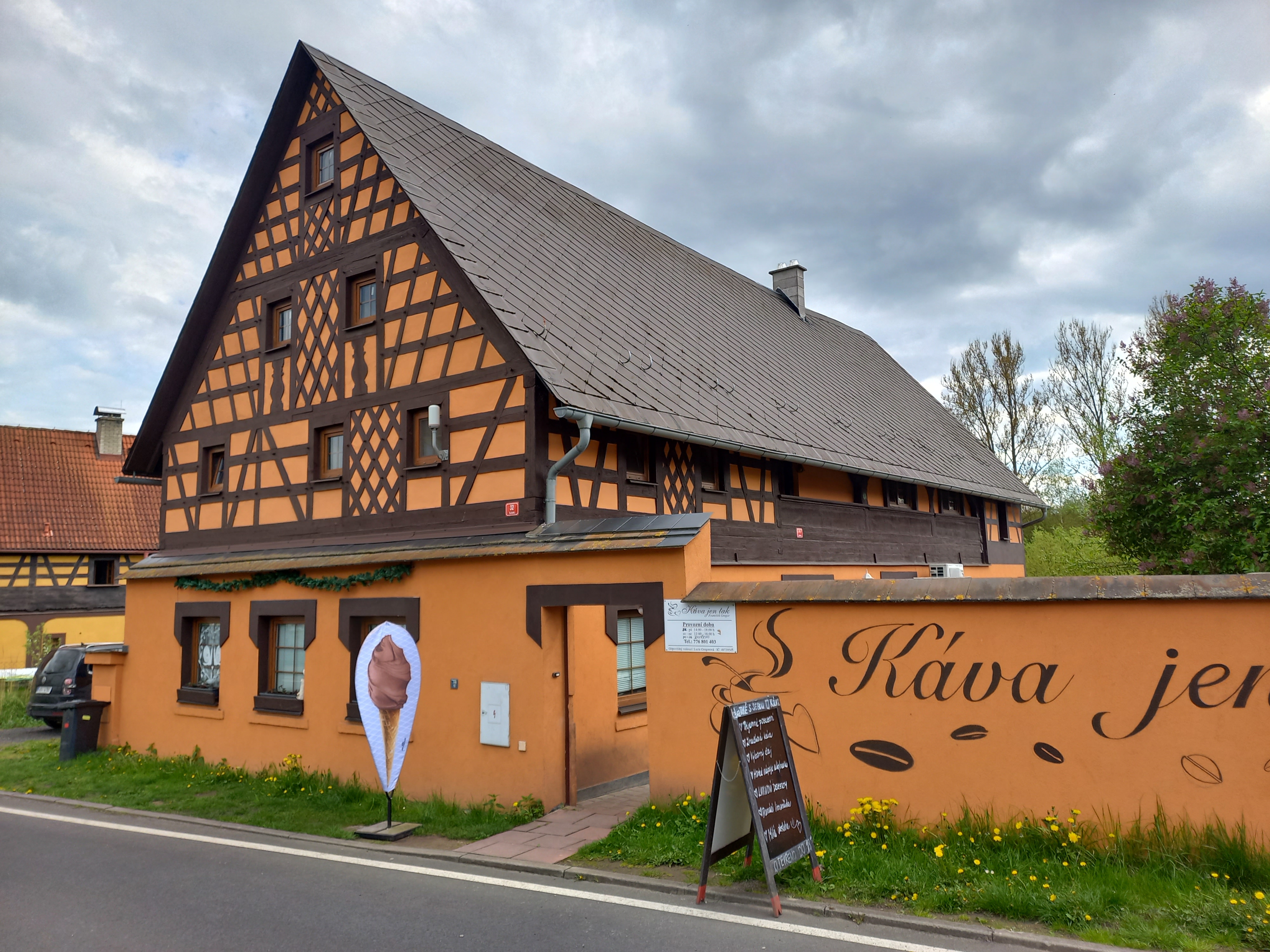 Káva jen tak foto 1