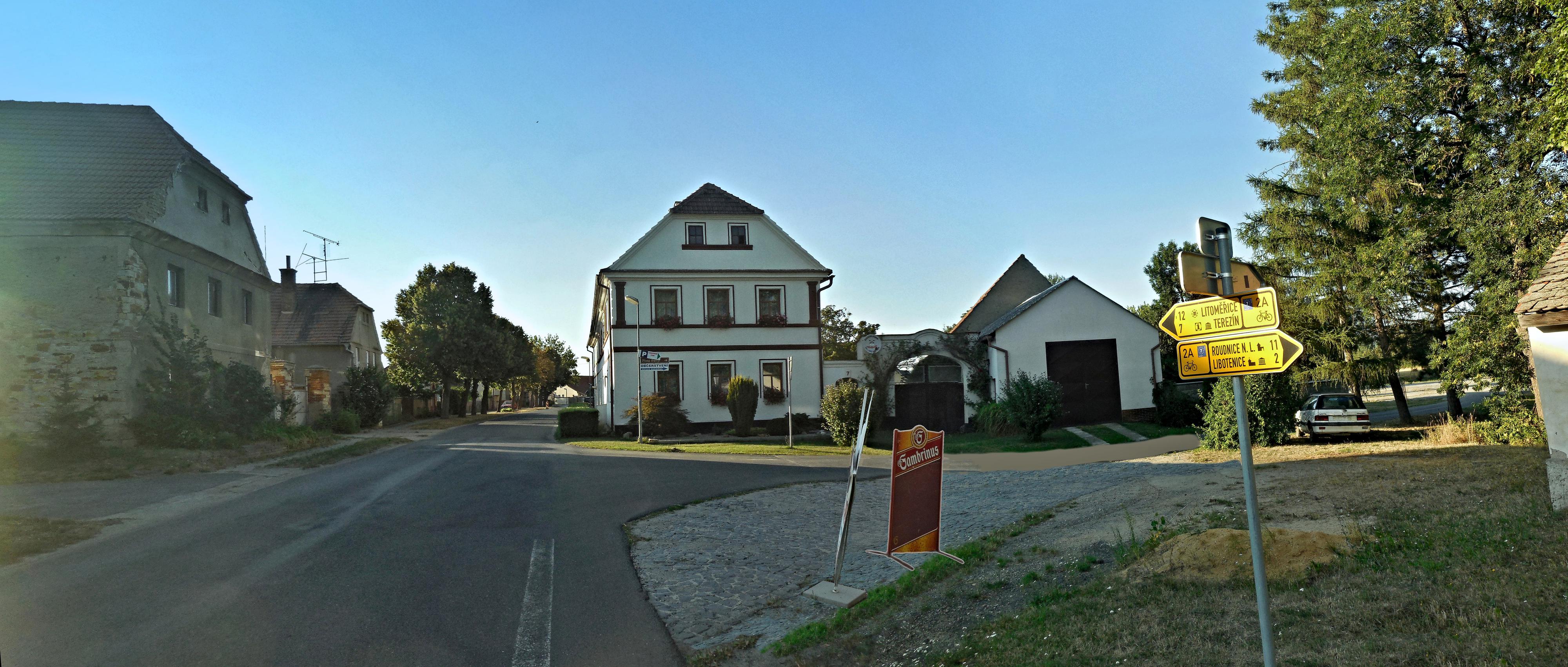 Hospoda u přívozu foto 3