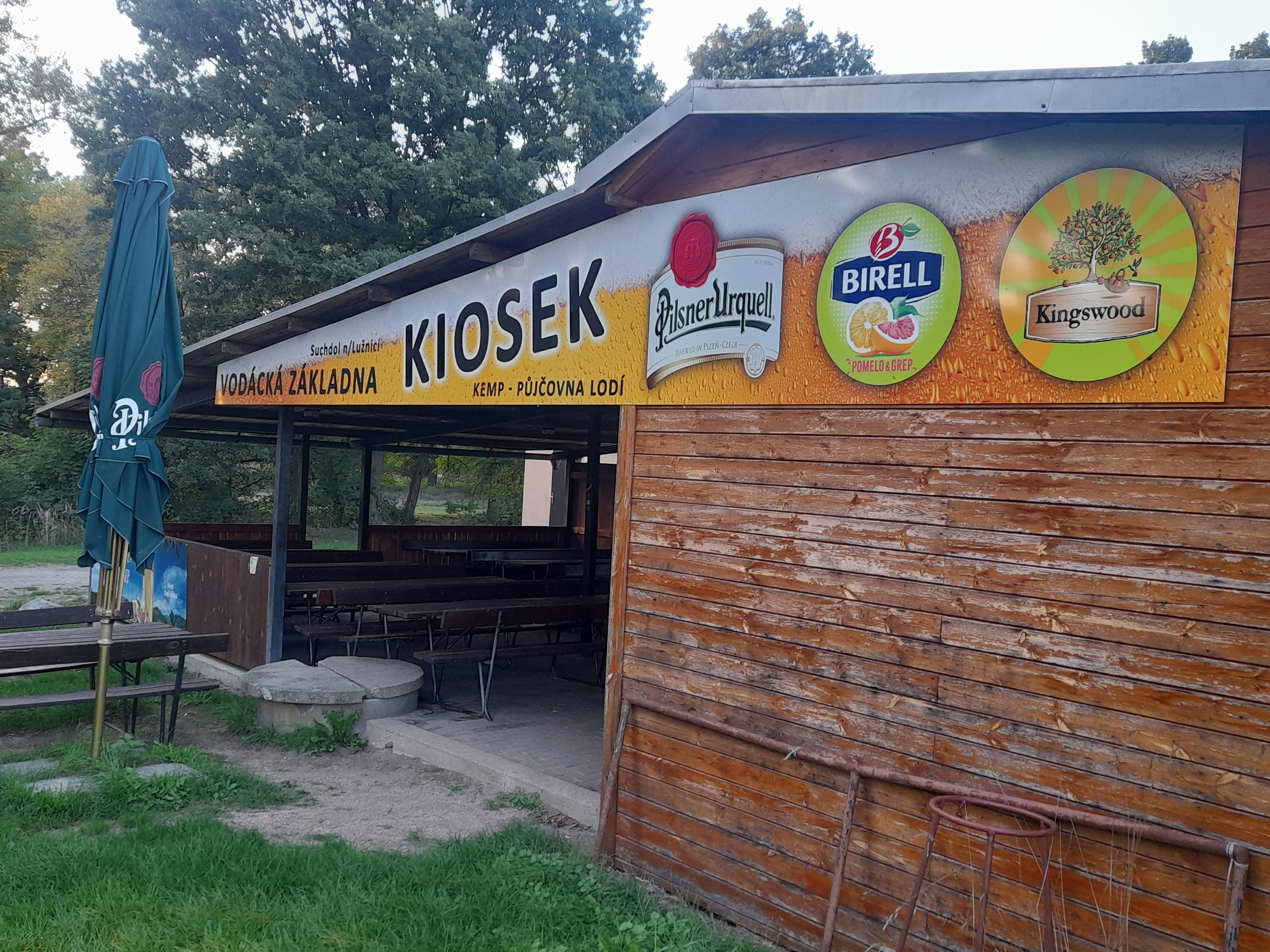 Občerstvení v kempu Vodácká Základna foto 4