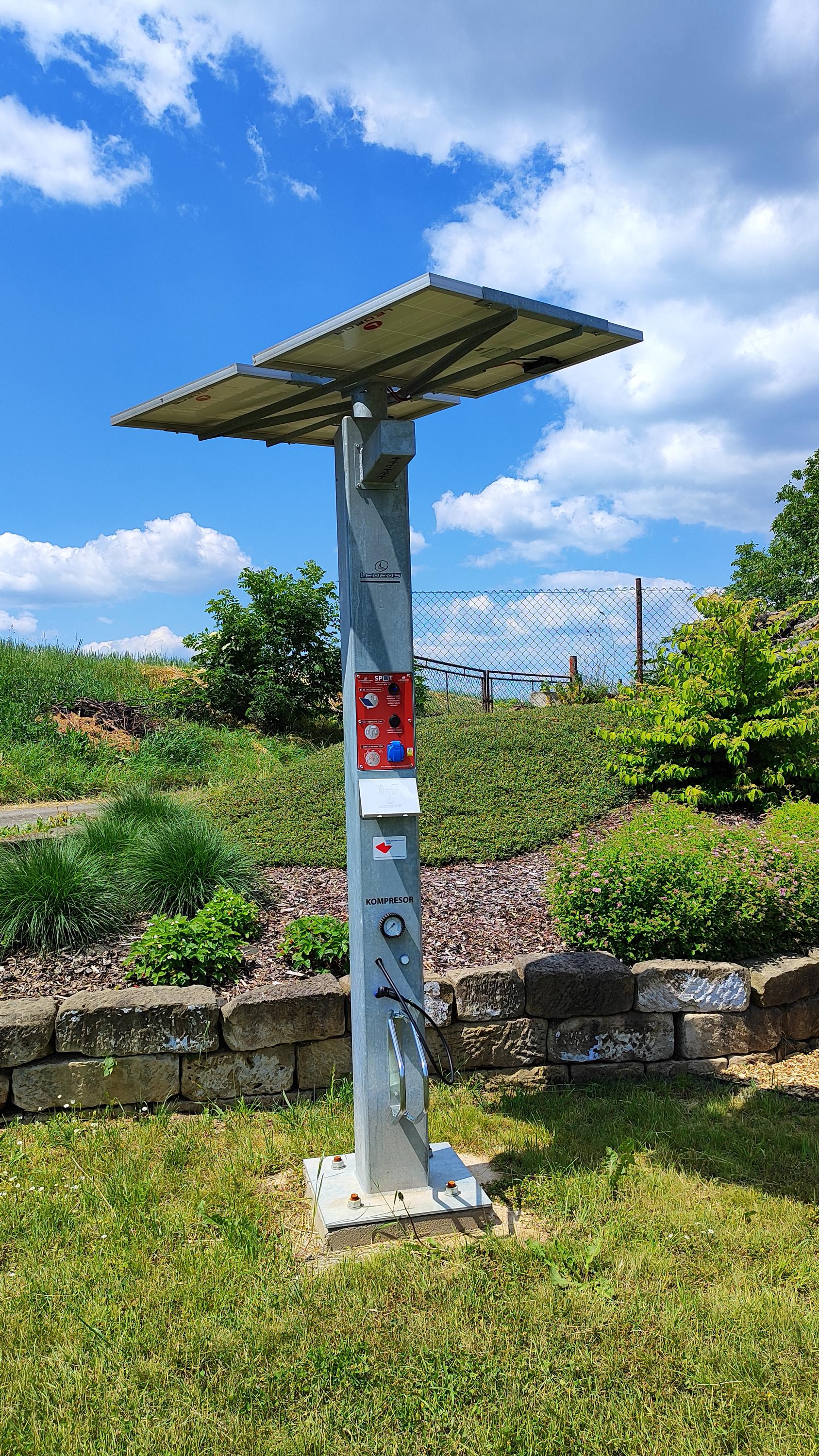 Veřejná zásuvka pro nabíjení foto 2