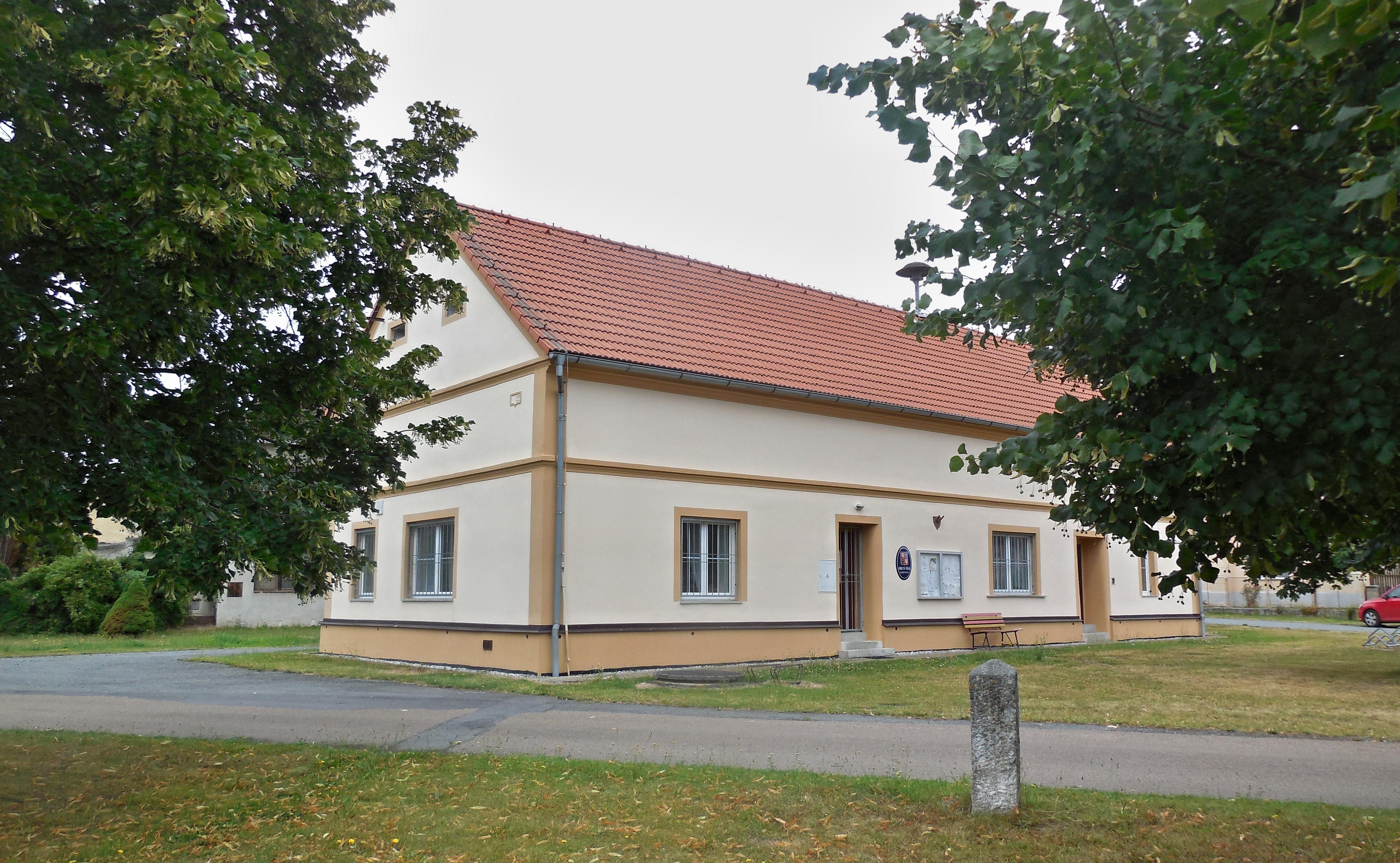 Kotovice - obecní úřad foto 4