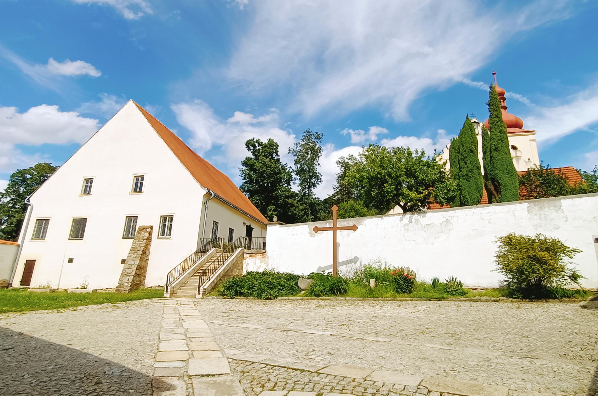 Římskokatolická farnost Třešť