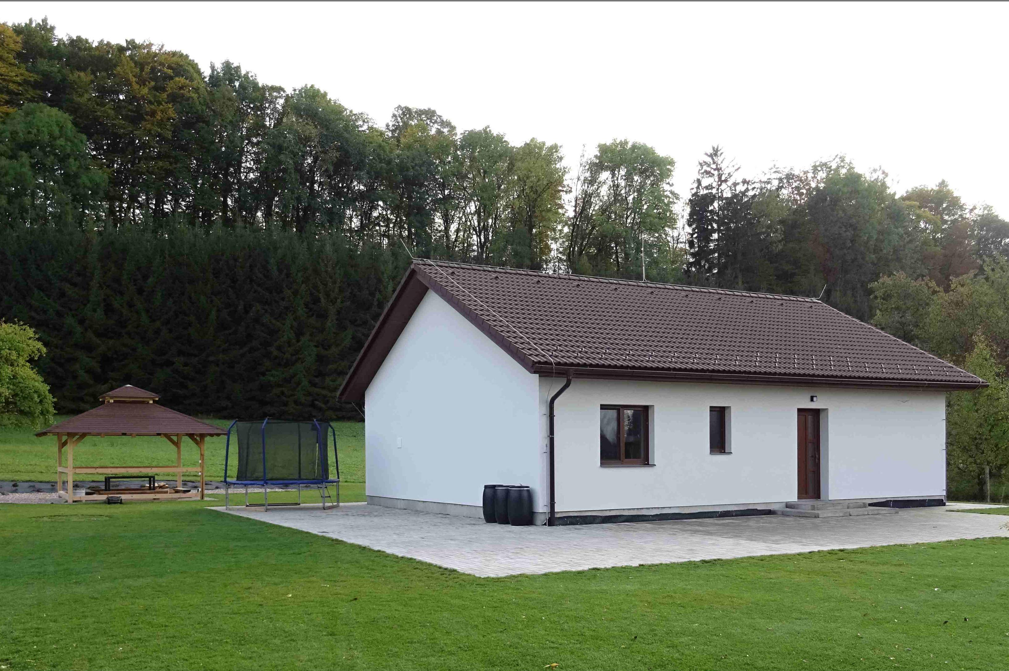 Pod zelenou strání