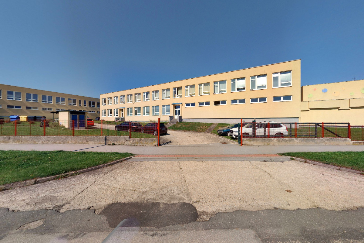 Základní škola Jindřichův Hradec III, Vajgar 692 foto 2