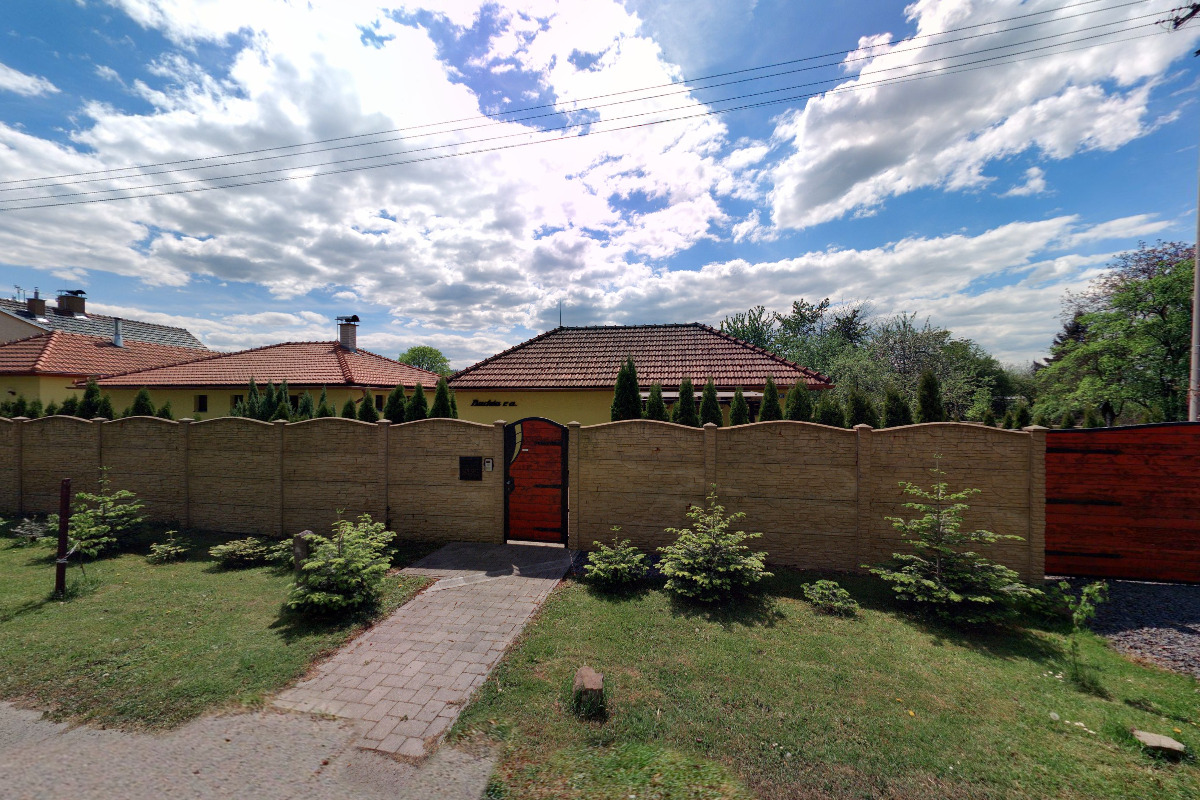 Kancelářské potřeby u vlakového nádraží