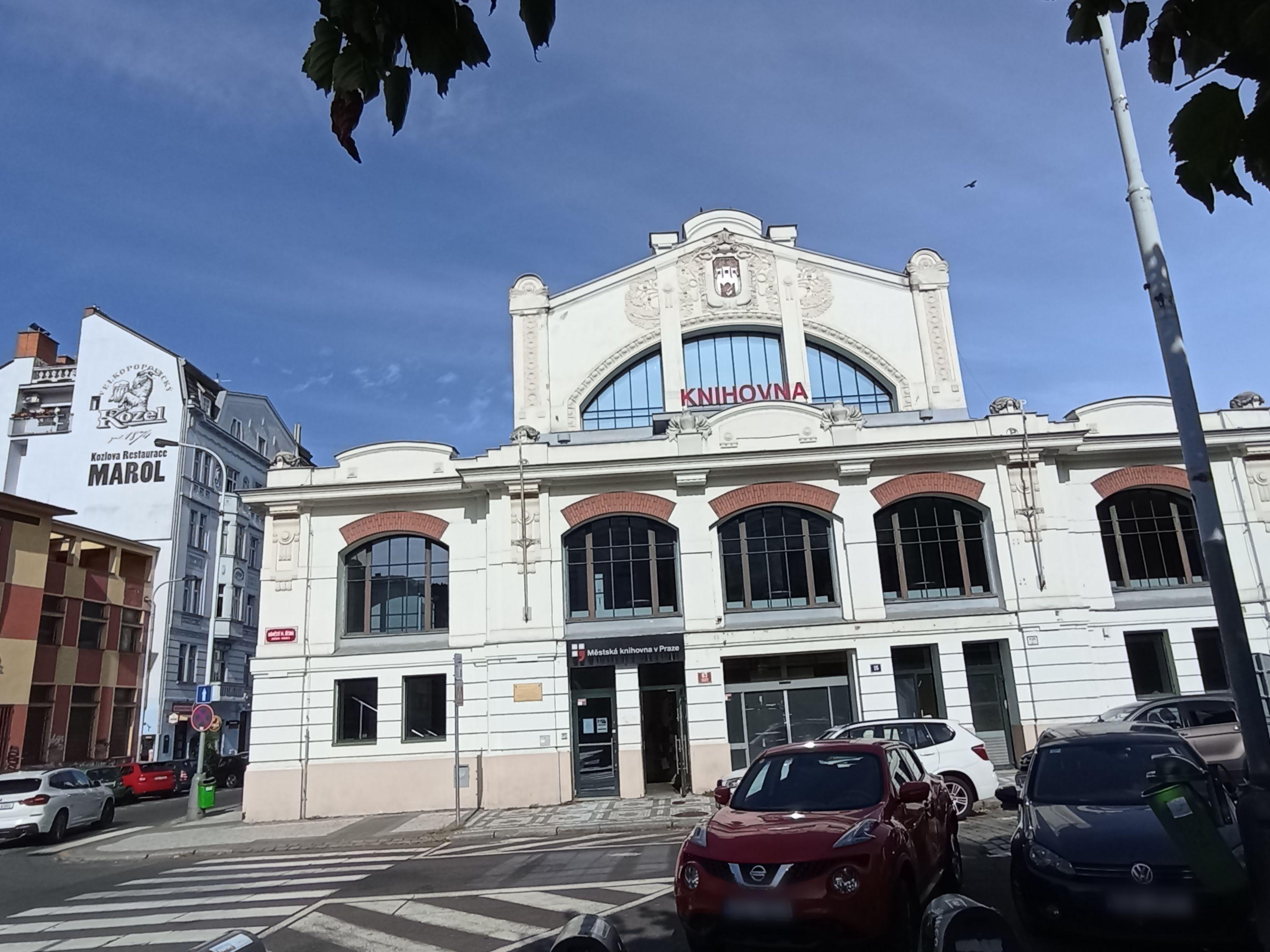 Městská knihovna v Praze - Smíchov foto 4