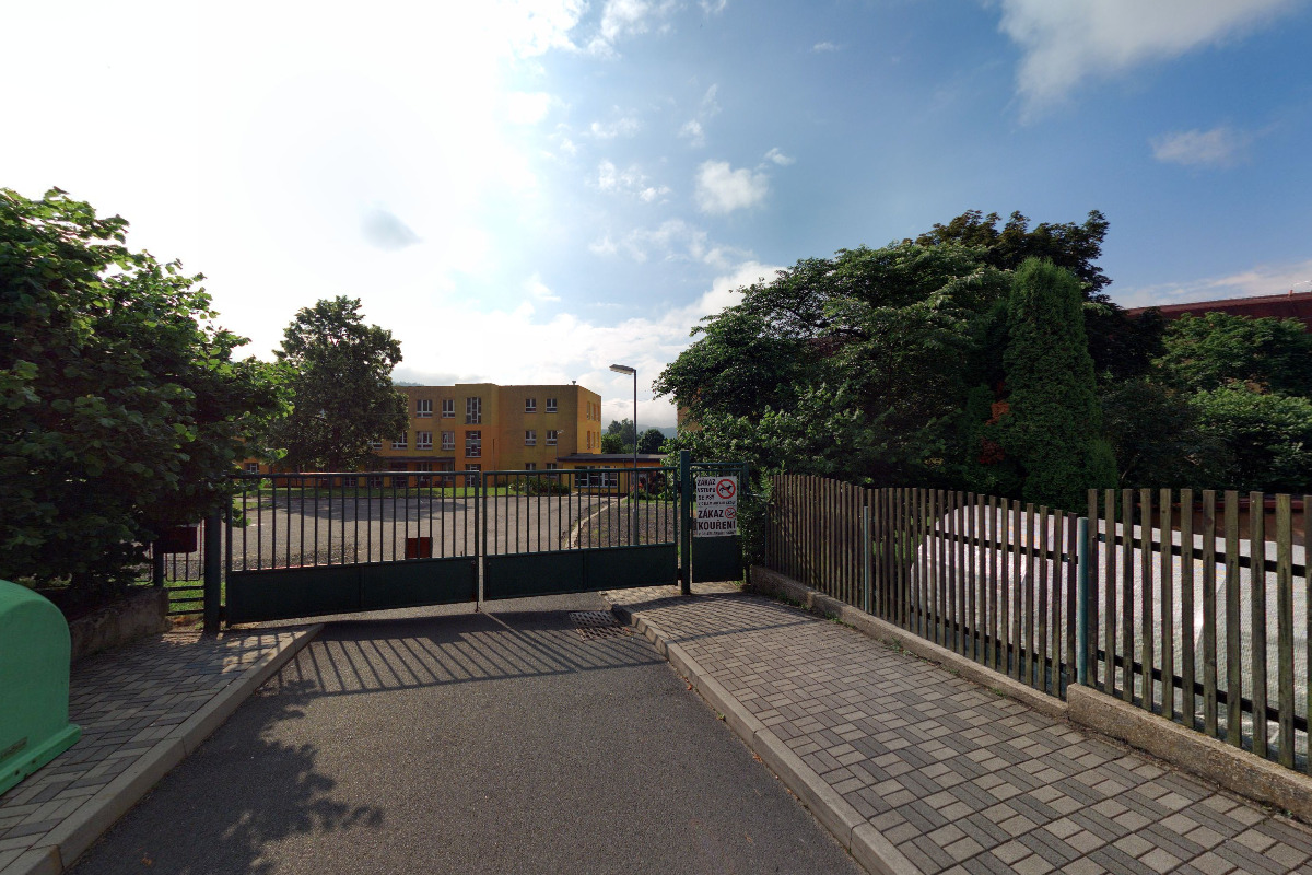 ZŠ Nejdek, Karlovarská