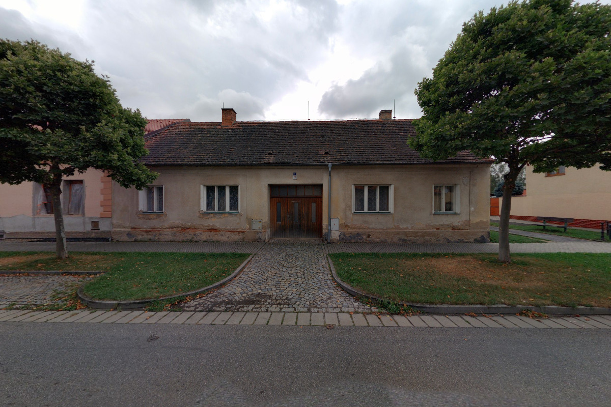 Renovace u základní školy