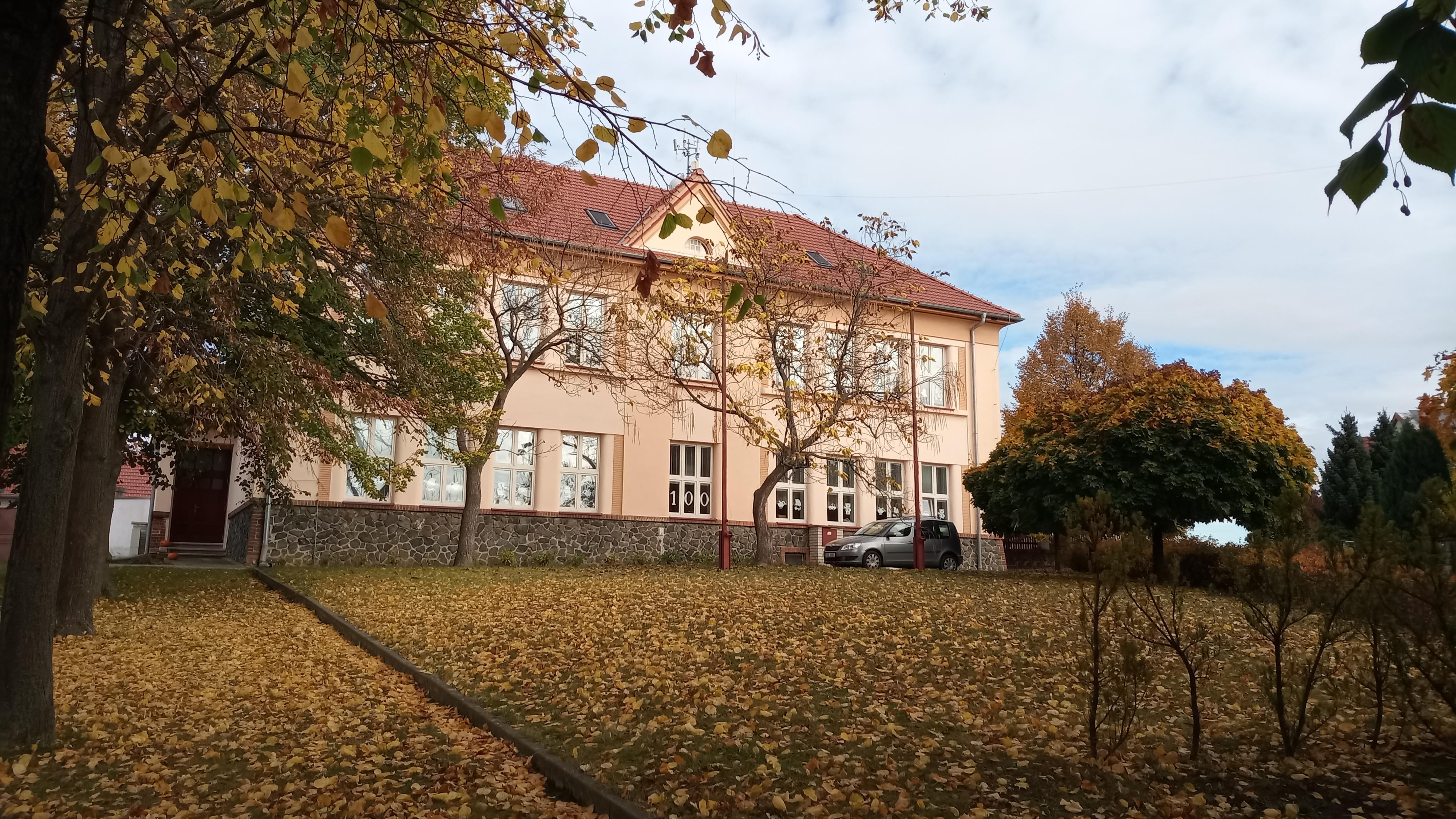 ZŠ a MŠ Mnetěš foto 2