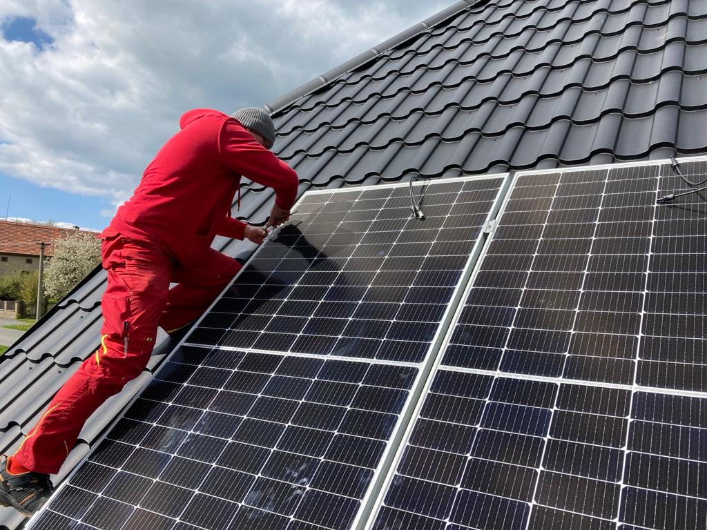 Fotovoltaika pro domácnost 6 kWp+baterie 10,65 kWp