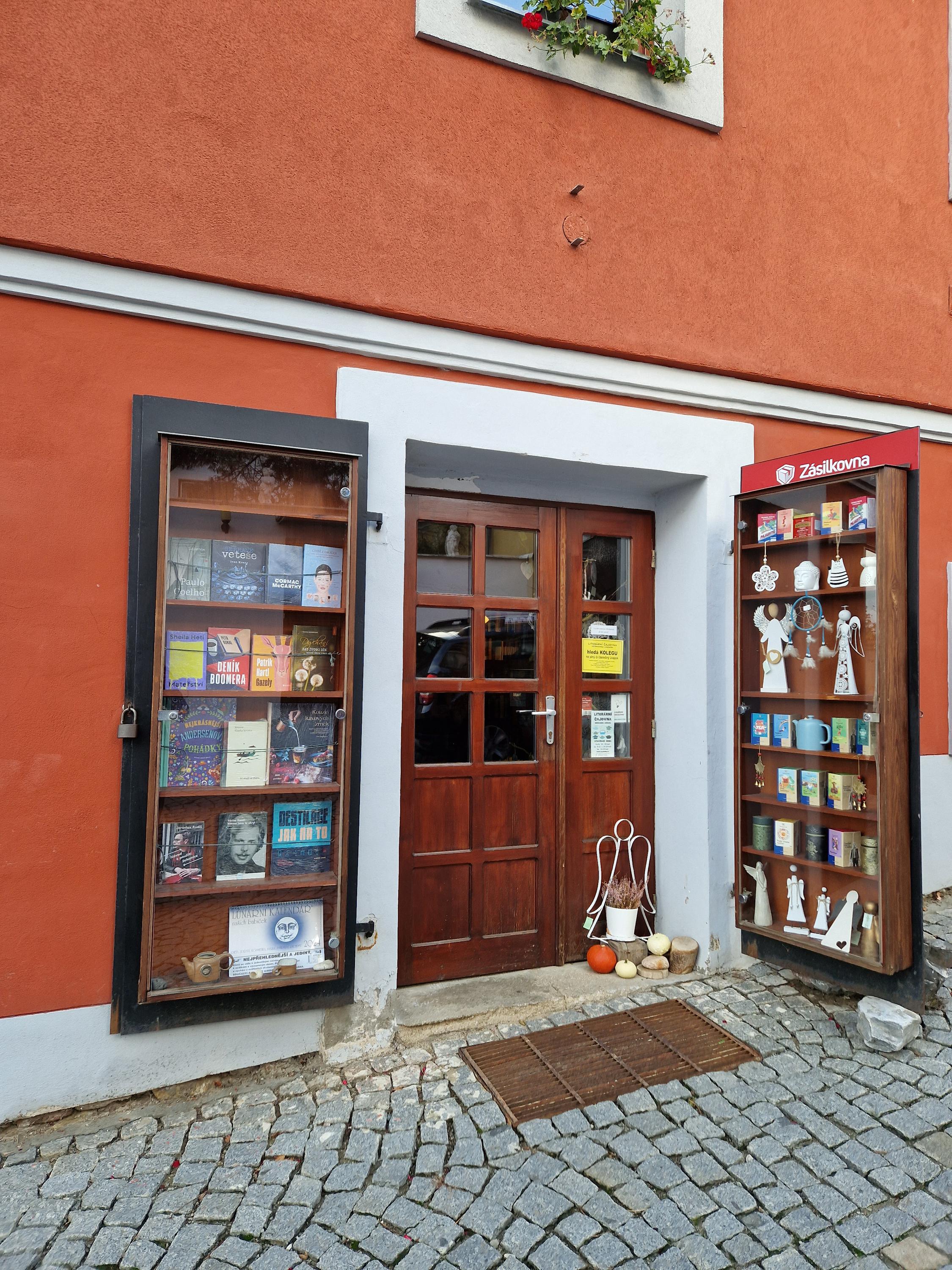 Literární čajovna Hermanna Ungara foto 2