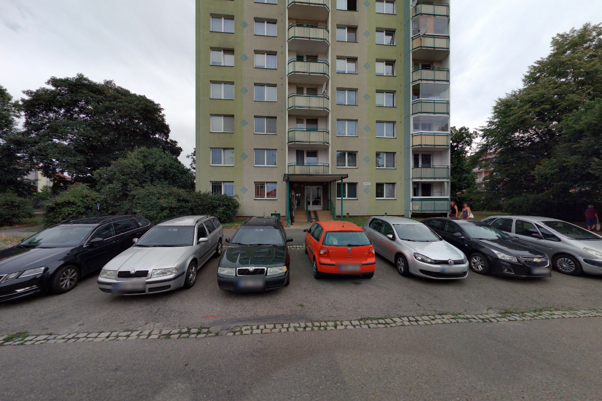 Amadeus, bytové družstvo