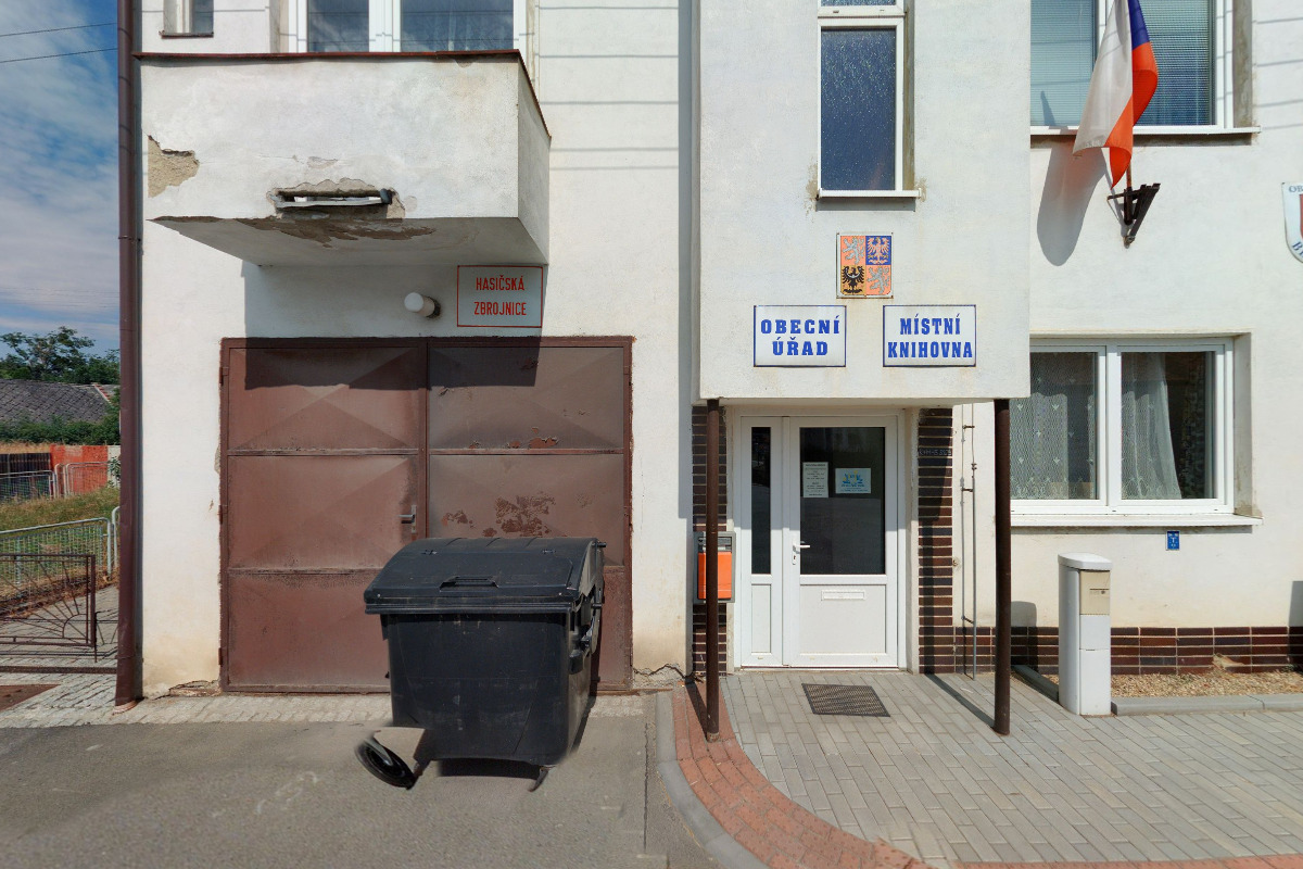 Obecní knihovna Březsko foto 2