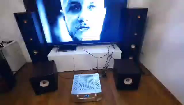 Mikeyrepro foto 2 (náhled videa)