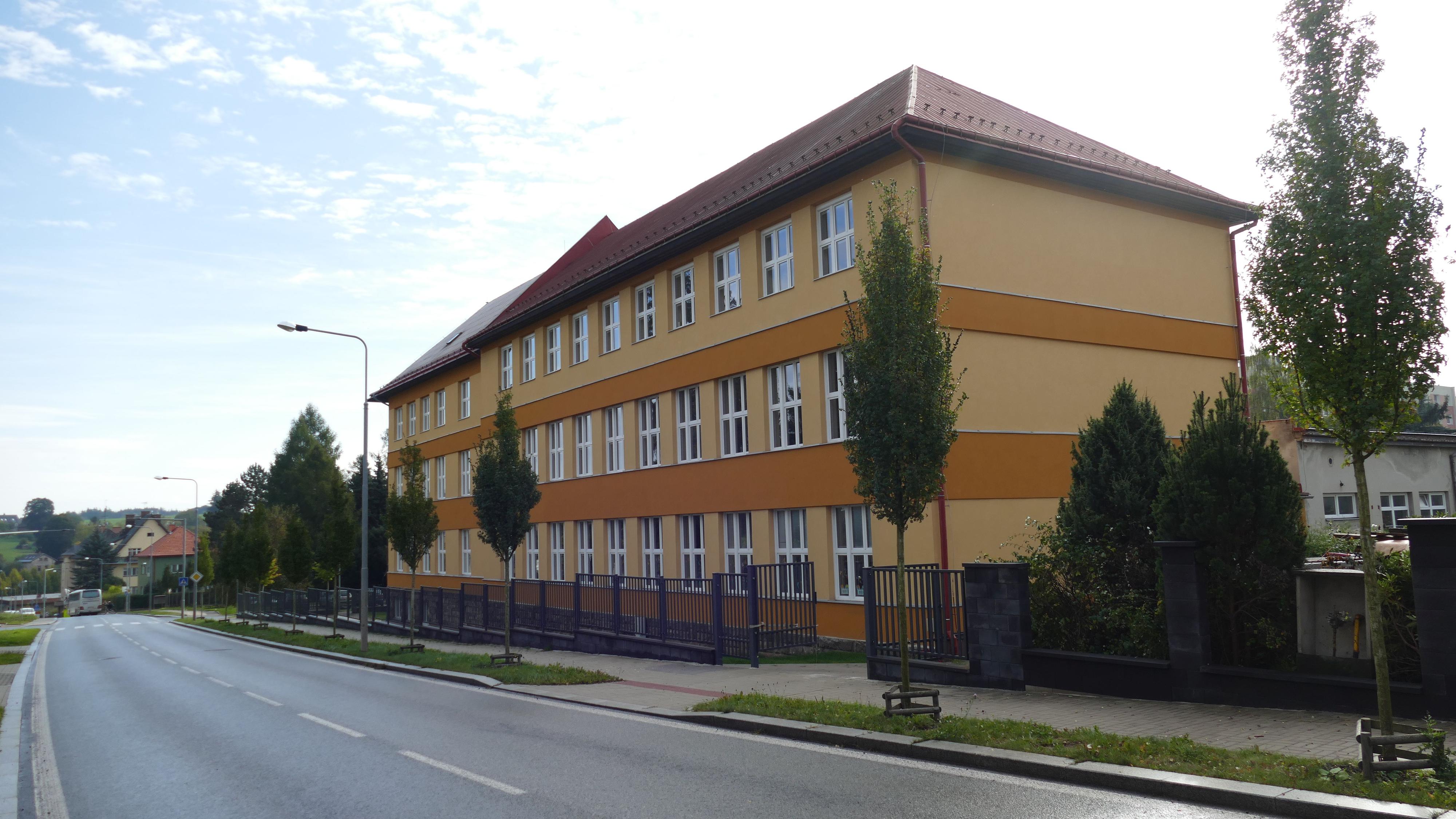 Gymnázium, SOŠ a SZŠ, Jilemnice foto 4