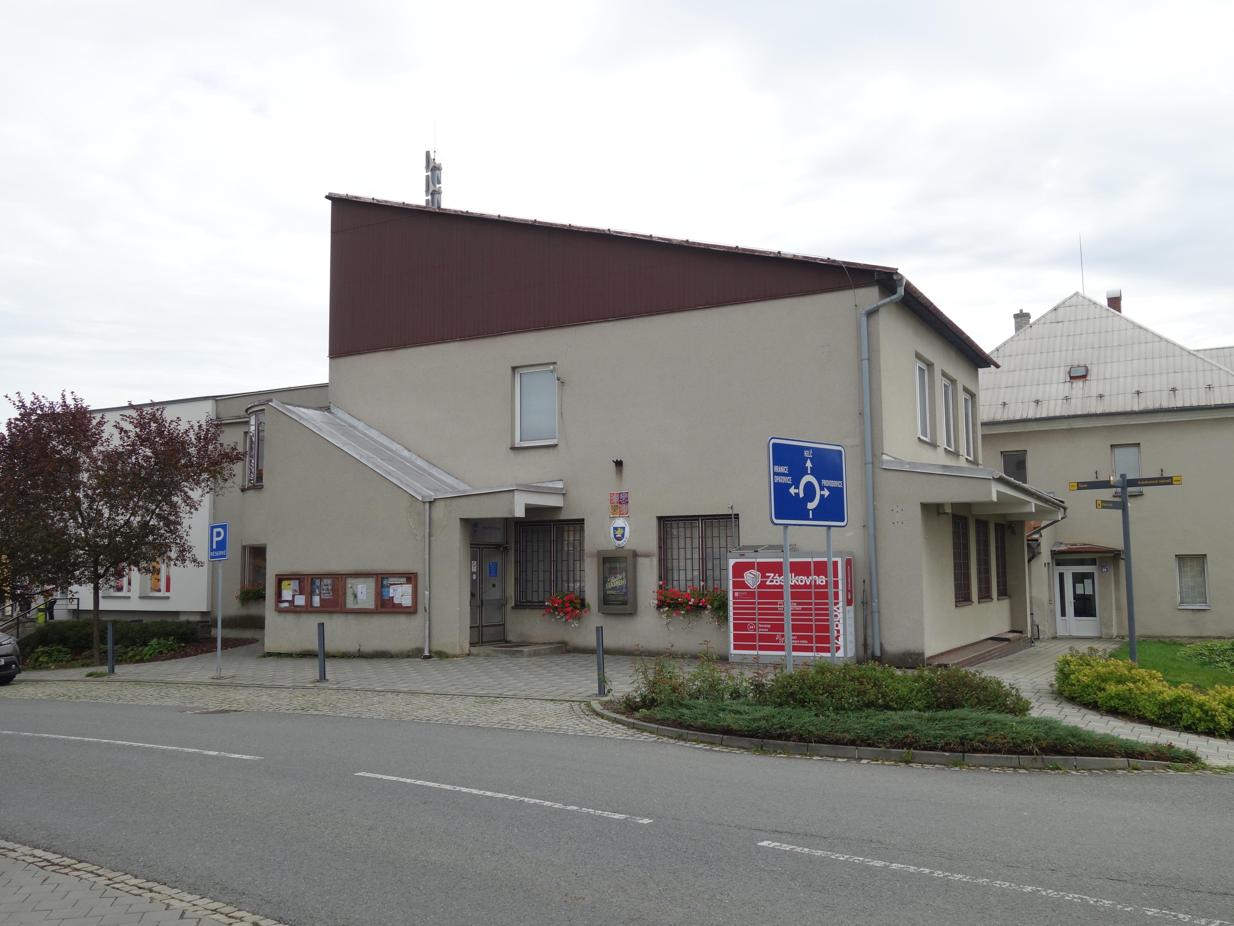 Všechovice - obecní úřad foto 2