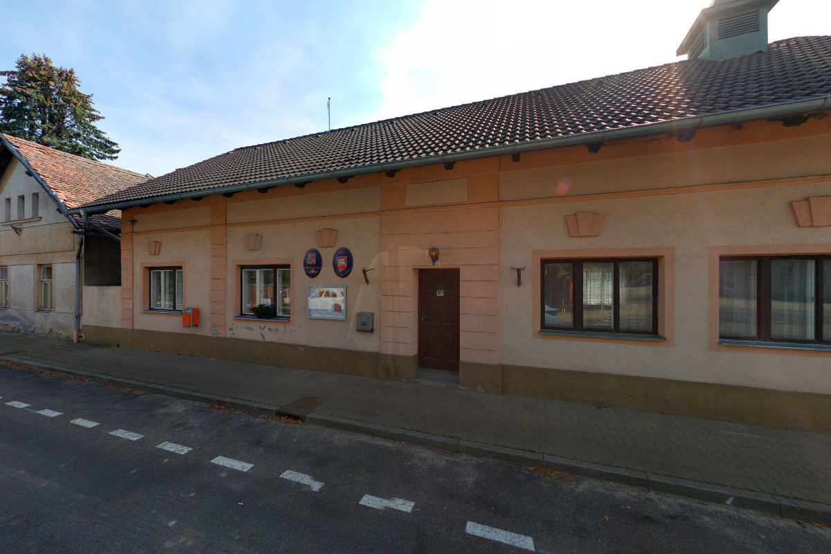 Třibřichy - obecní úřad foto 2