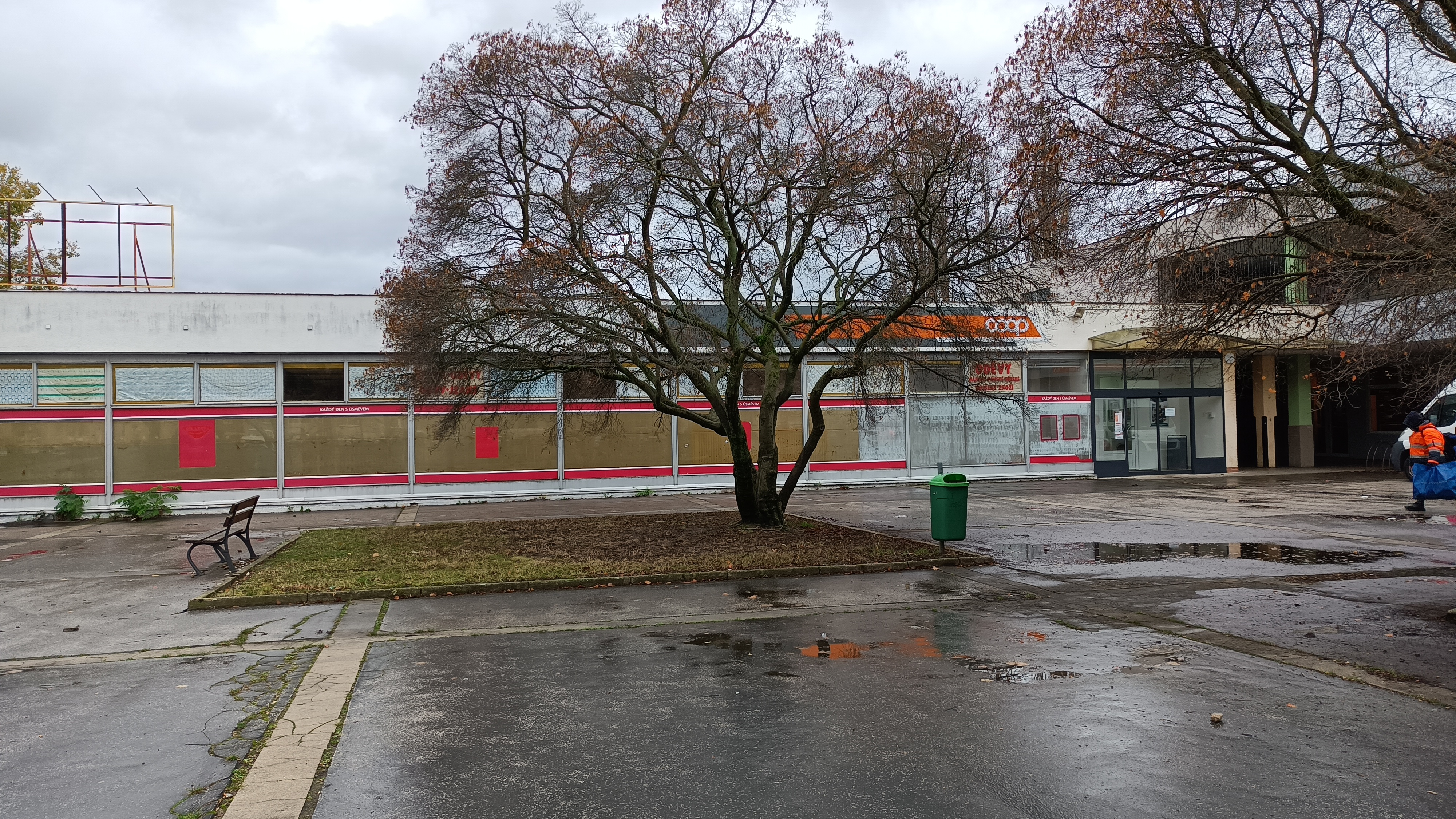 Jednota, spotřební družstvo v Hodoníně - COOP foto 2