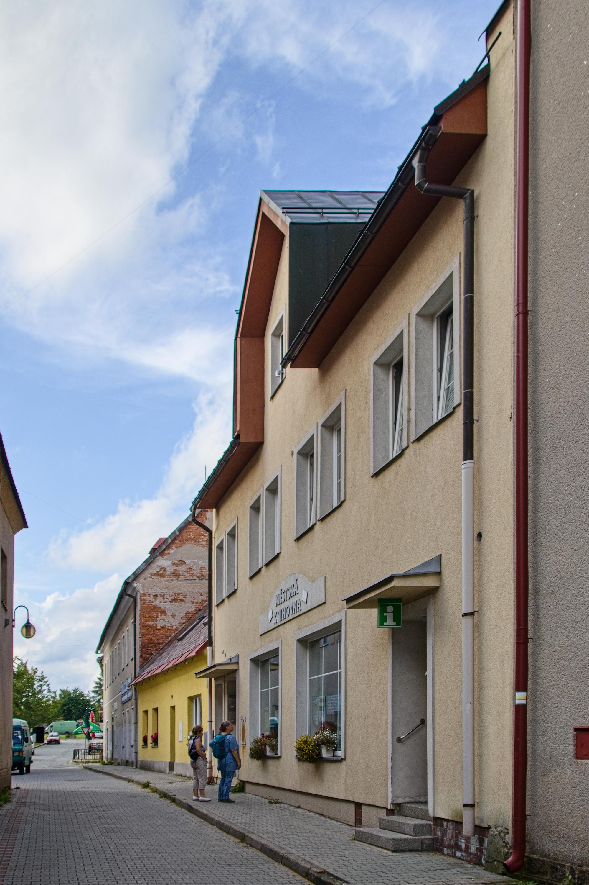 Městská knihovna ve Vysokém nad Jizerou foto 3