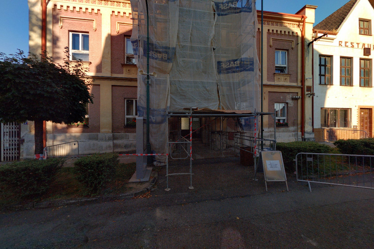 Ronov nad Doubravou - městský úřad foto 5