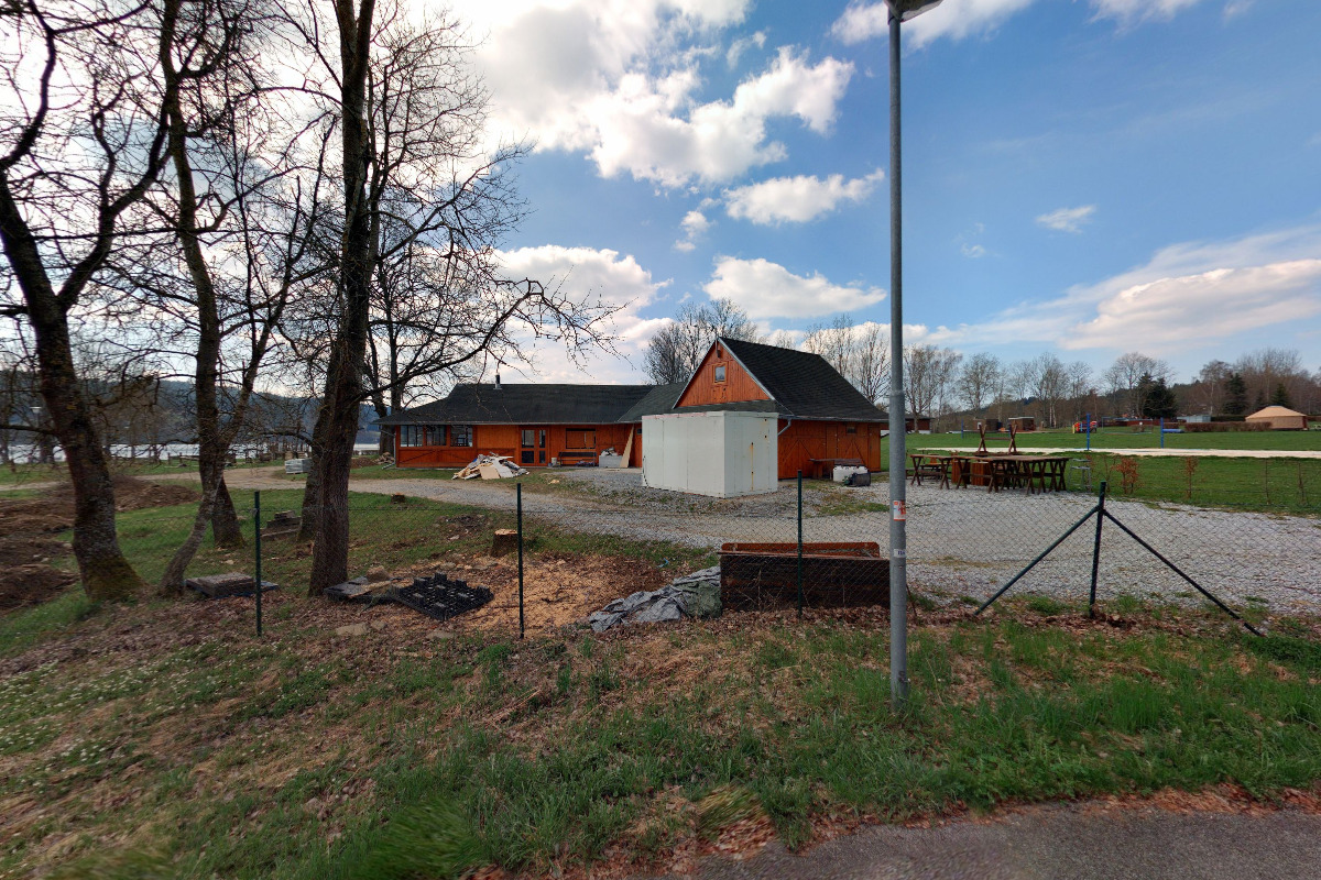 Gril Modřín foto 2