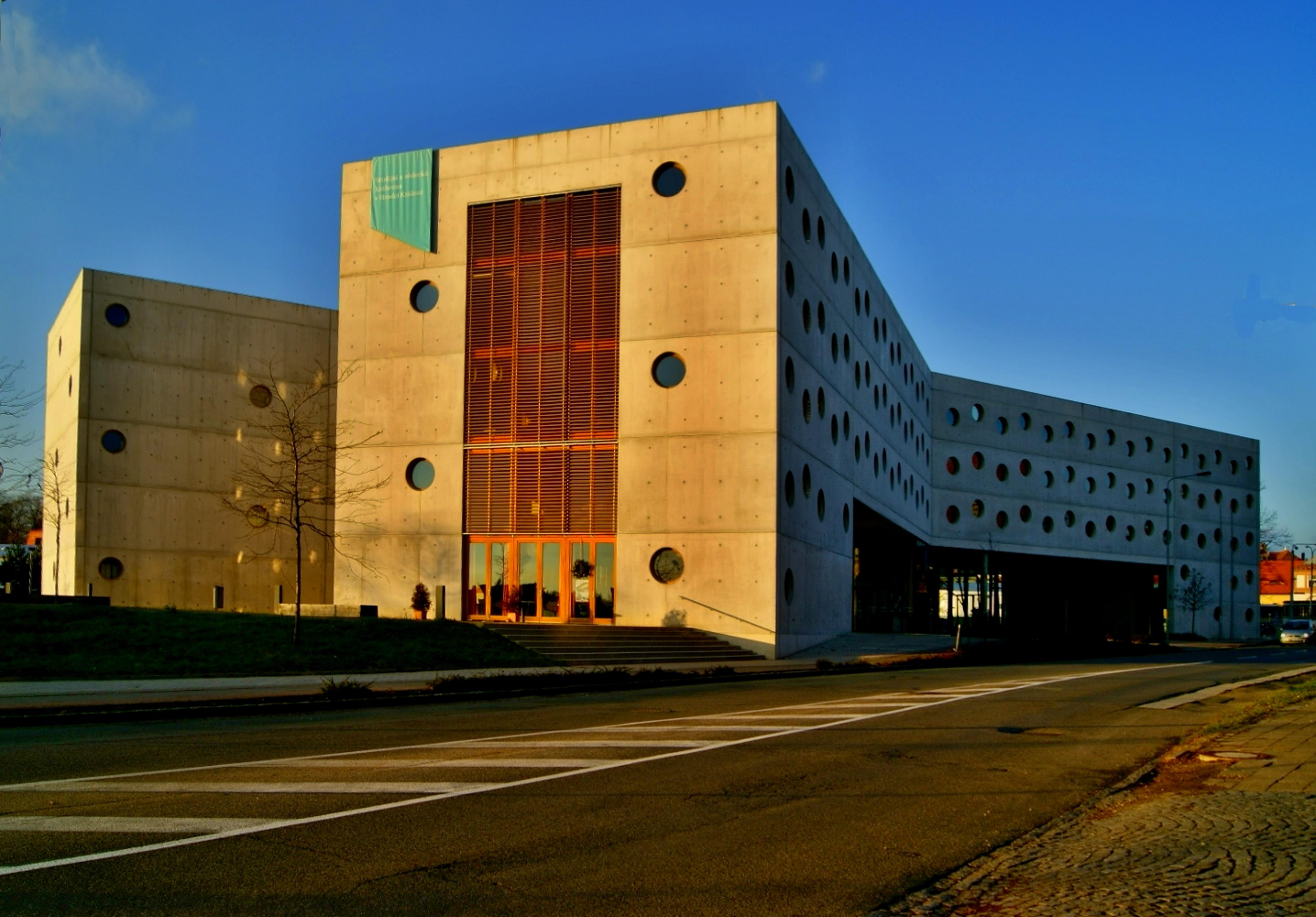 Studijní a vědecká knihovna v Hradci Králové