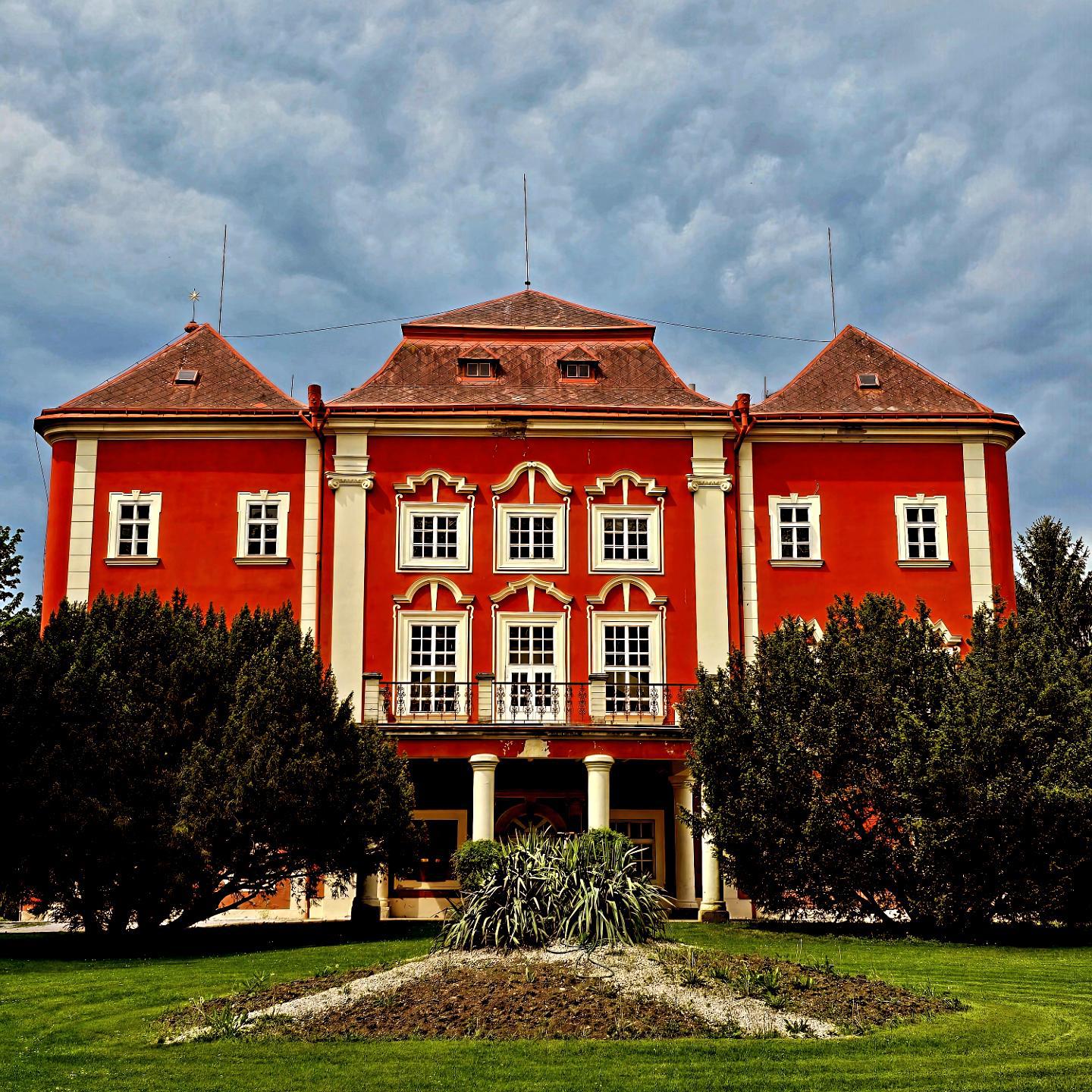 Barokní zámek Dětenice foto 6