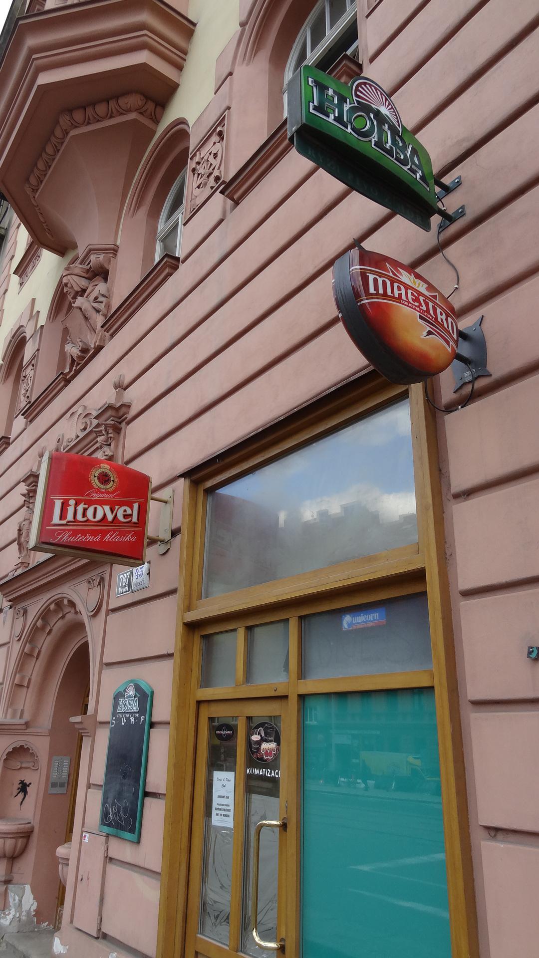 VINOTÉKA PIVNÍ BAR foto 2
