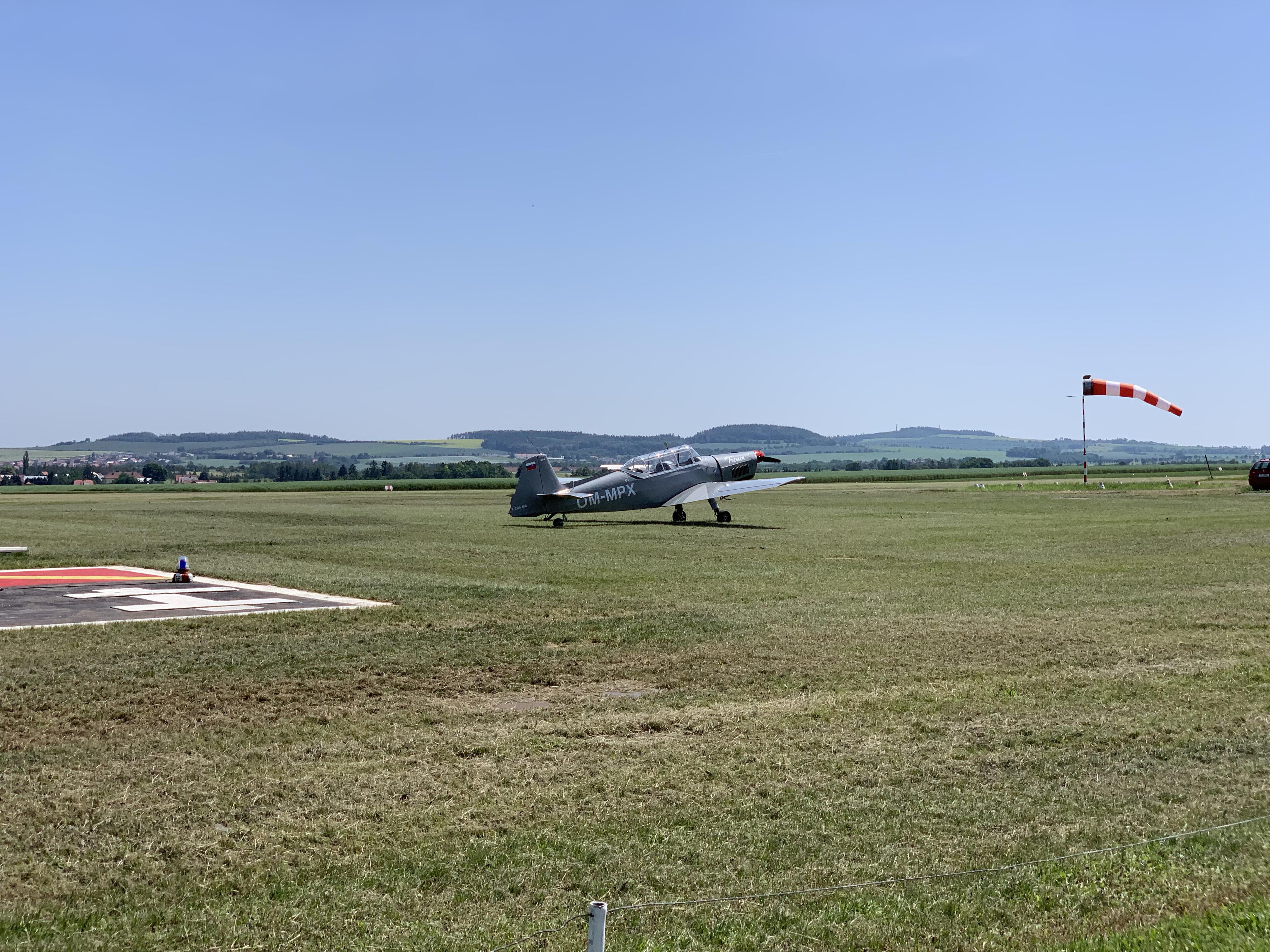 Aeroklub Kolín - letiště Kolín foto 5
