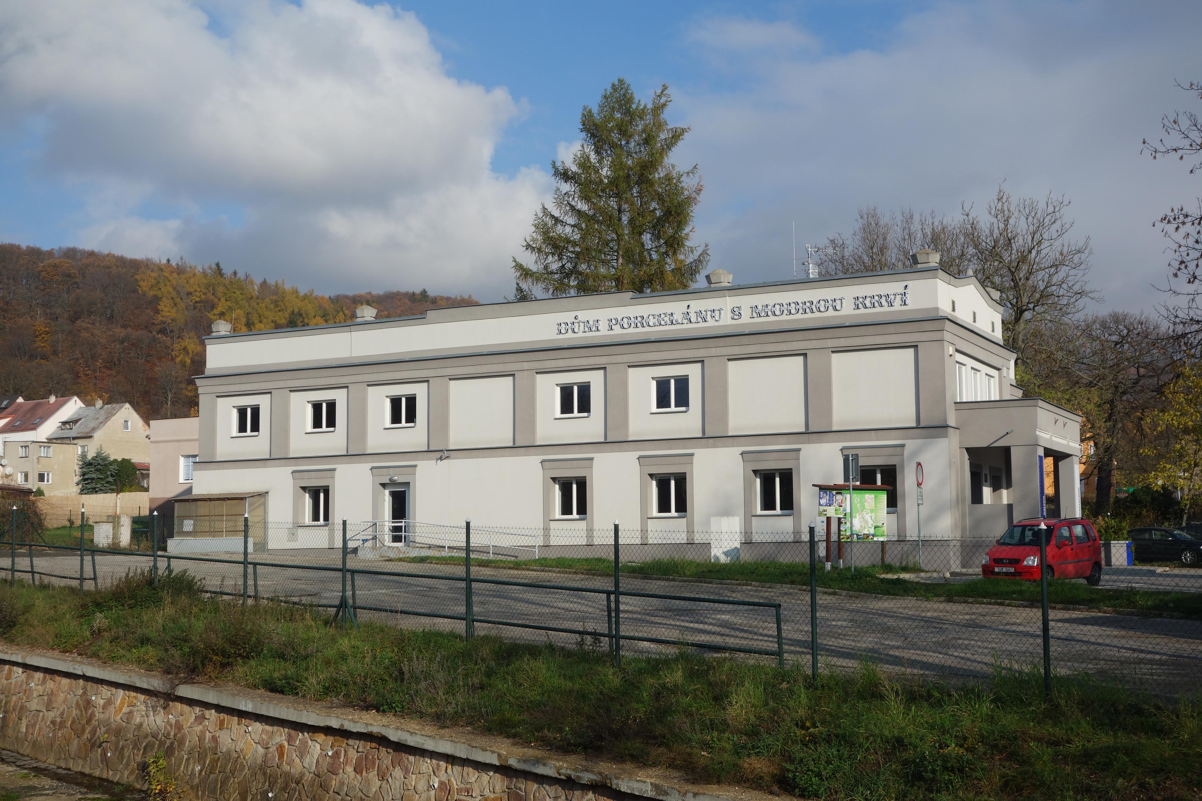 Dům porcelánu s modrou krví foto 6