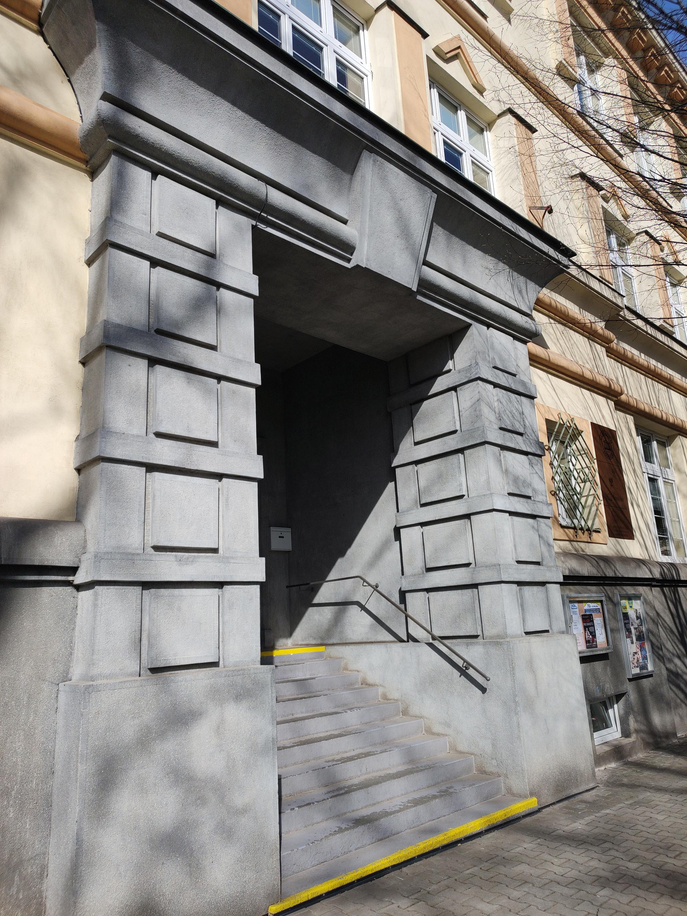 Gymnázium Lovosice, Sady pionýrů foto 6